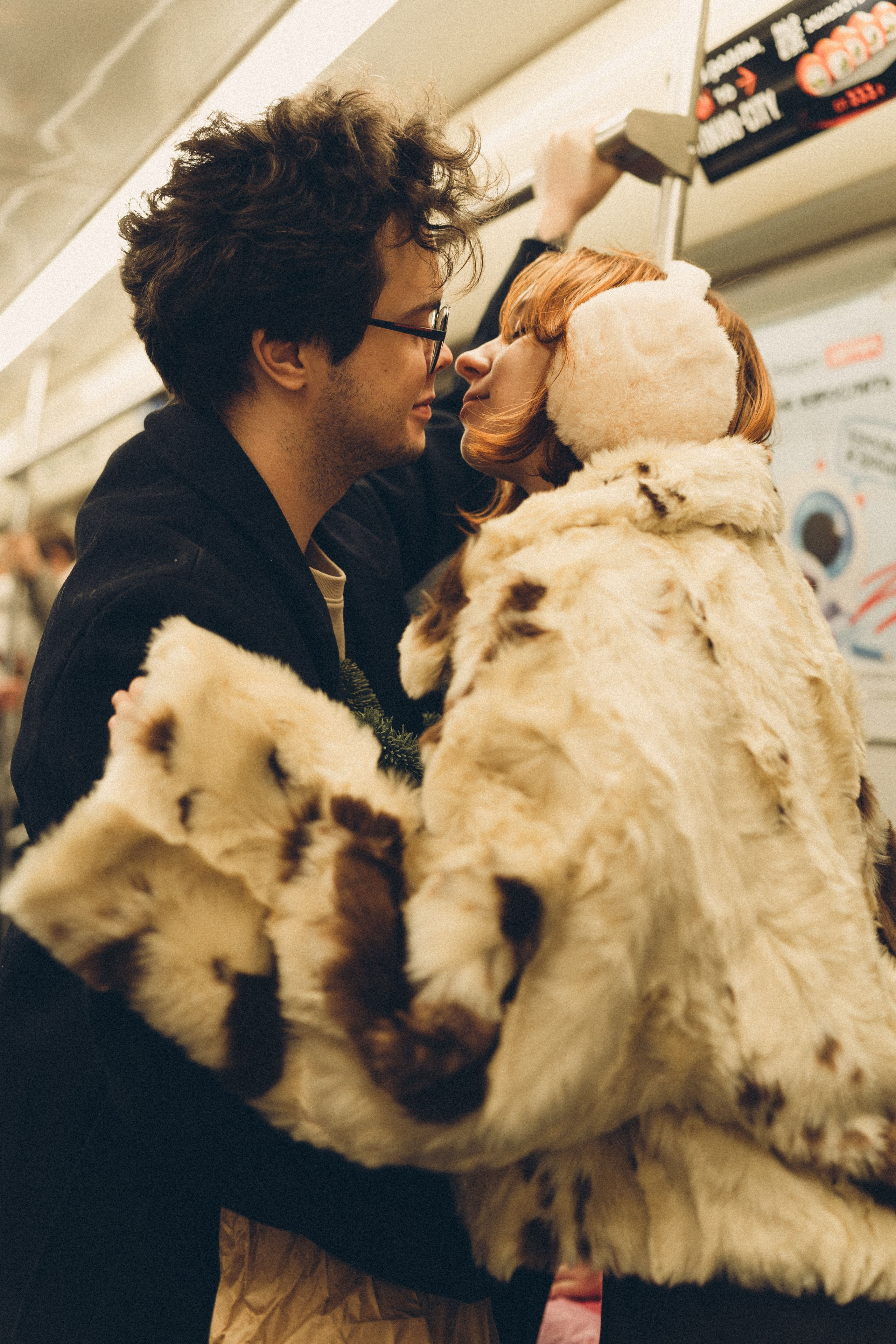 НОВОГОДНЯЯ ФОТОСЕСИИЯ ПАРЫ В МЕТРО ЛЮБОВЬ. Профессиональный фотограф, Санкт-Петербург — Виктория Богомолова