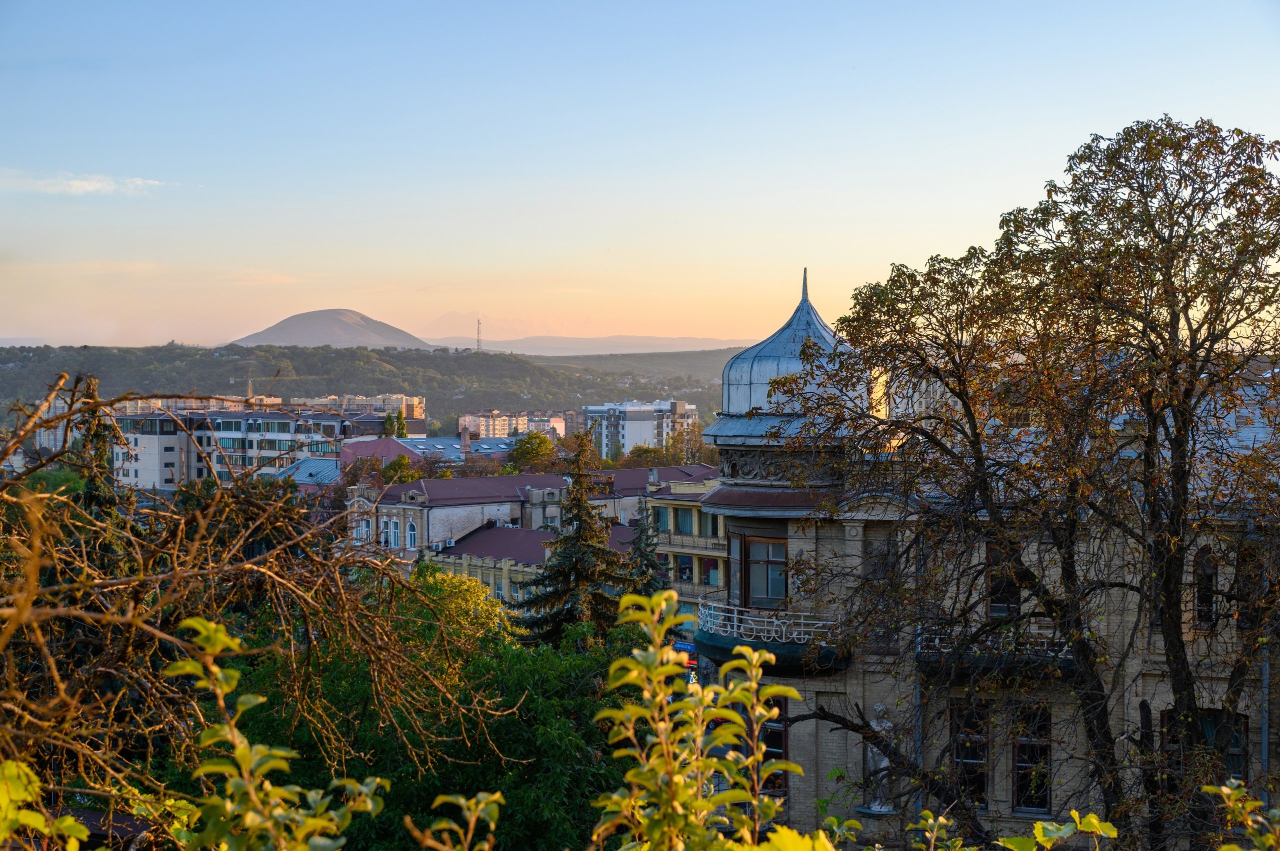 Вид на вечерний Пятигорск