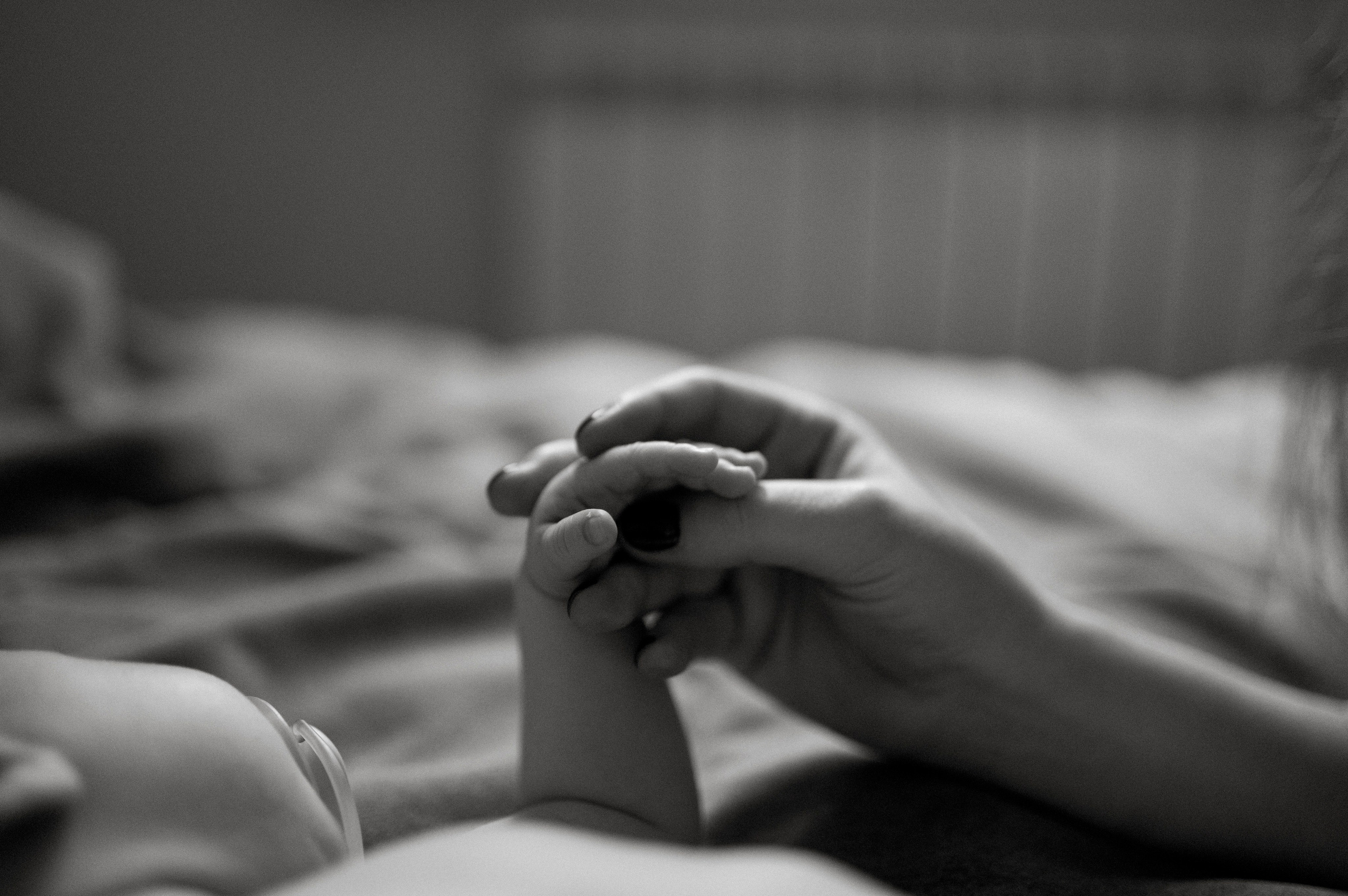 Семейная домашняя фотосессия. Профессиональный фотограф беременности в СПБ. Стильные фотосессии беременности в стиле минимализм и классическая фотография