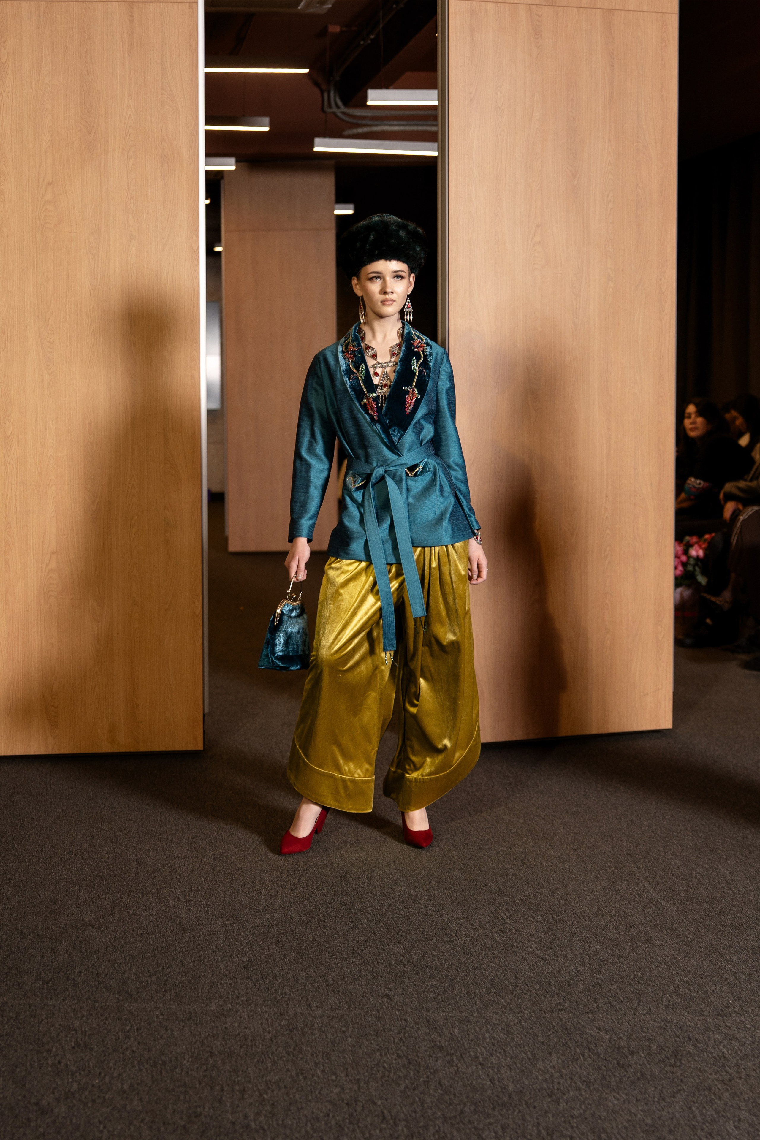 Brand Gulnur Atelier. Сайт Алматинского НЮ АРТ, будуар и фэшн фотографа Дениса Карпенко