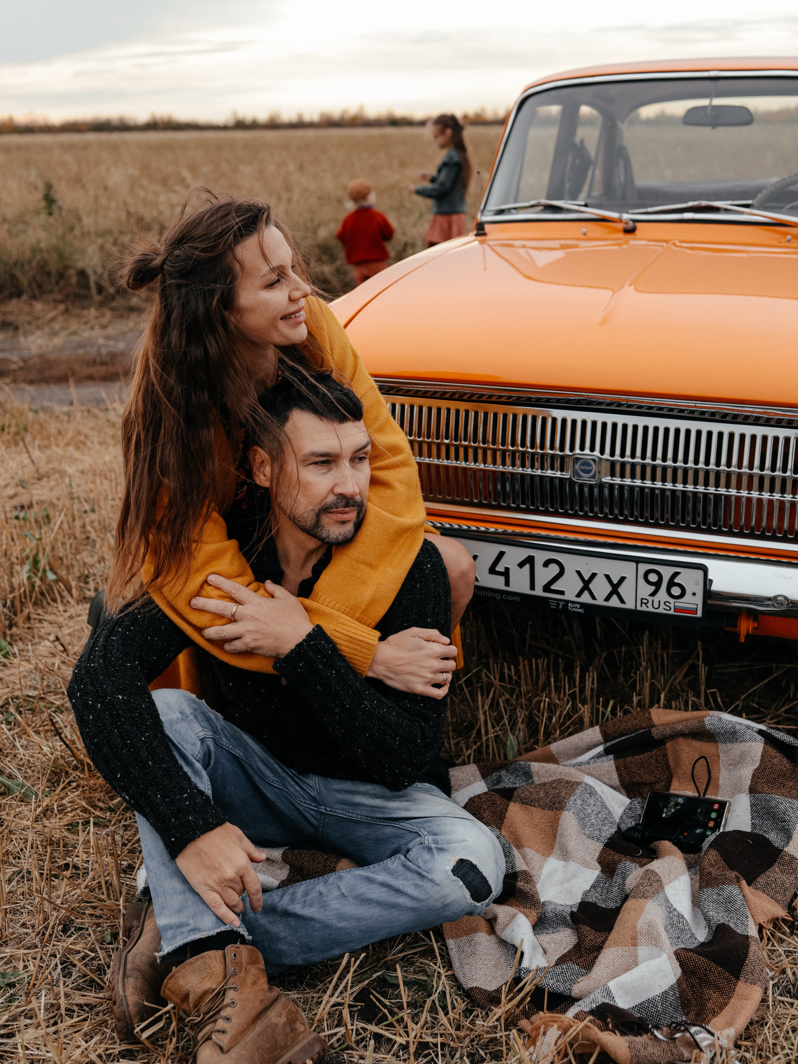 Семья Власовых и ретро авто. Семейный и детский фотограф в  г. Екатеринбурге Холодова Юлия