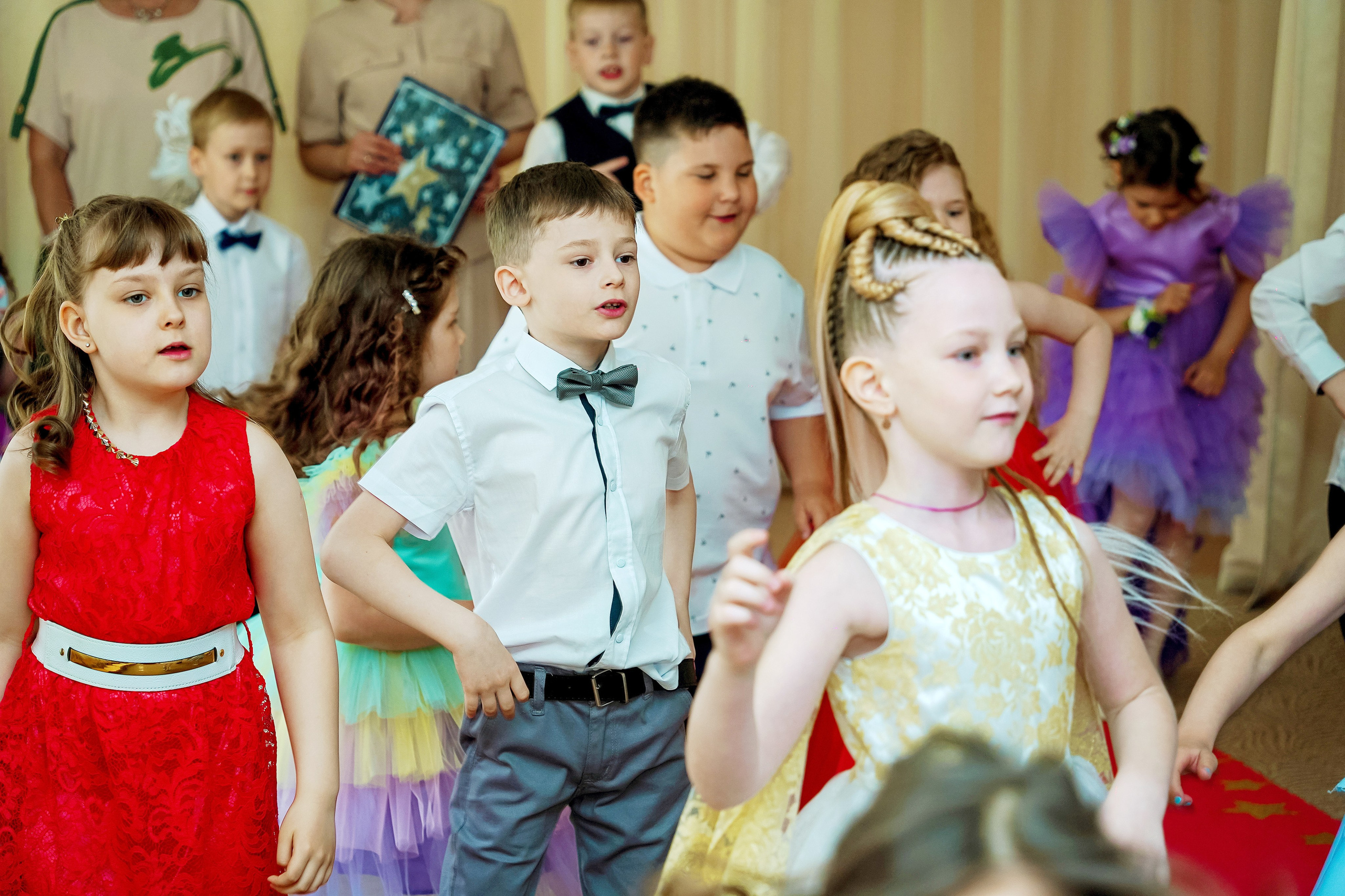 Фотосъемка видеосъёмка фотограф видеооператор новогодних утренников  в. Фотограф, видеооператор Нина Коршунова