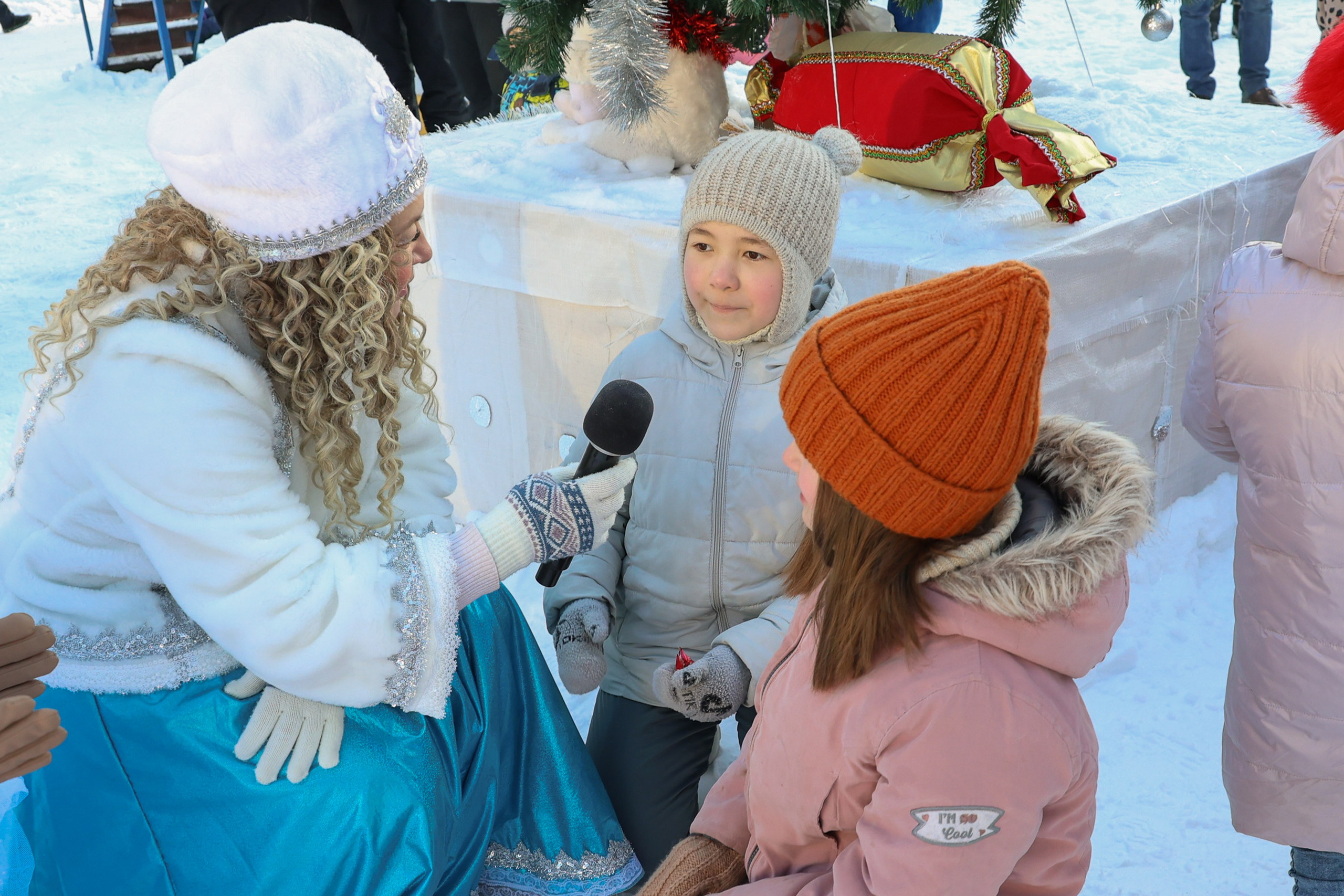 Новогодний праздник на улице