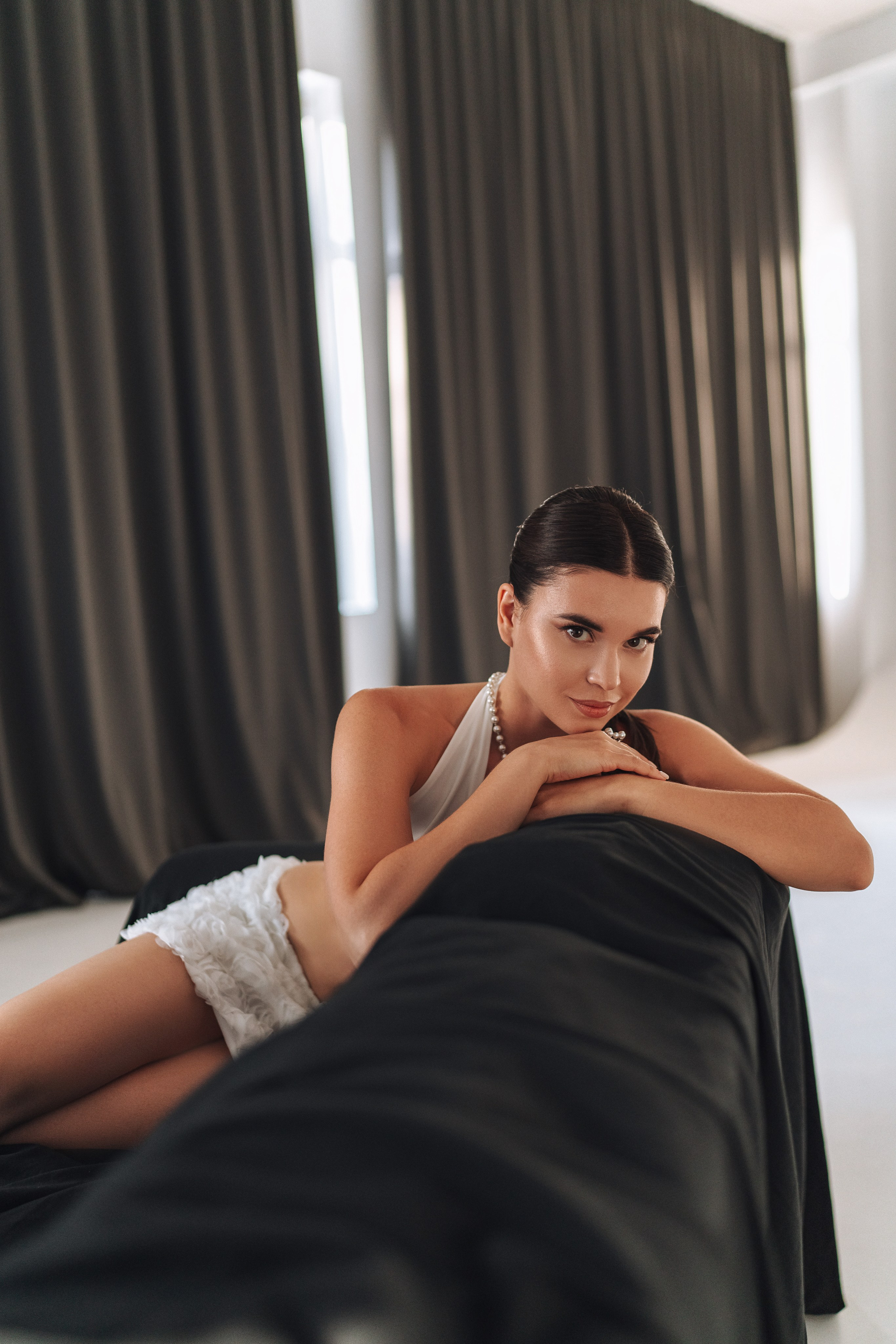 Женский портрет (в интерьере). Свадебный и портретный фотограф в Симферополе и Крыму