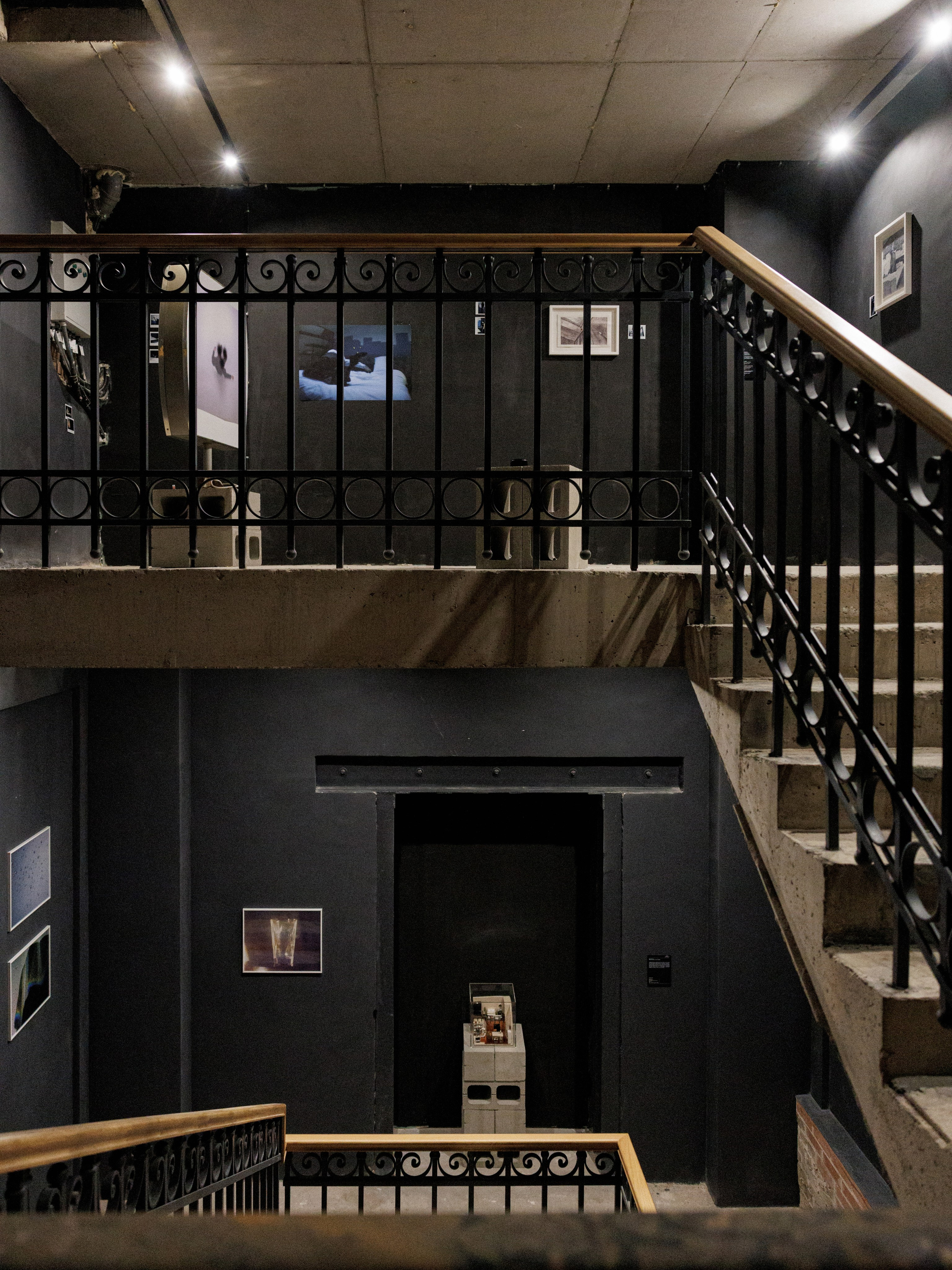 STAY HIDEOUT. Anna Zavediy