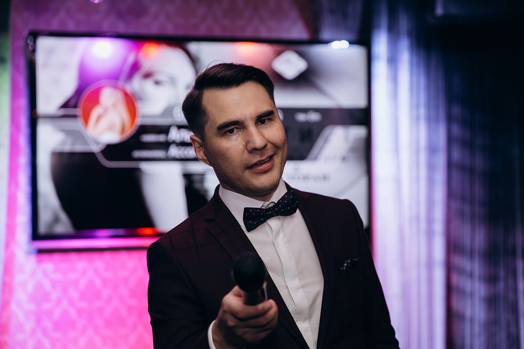 Караоке-клуб Артист. Свадебный фотограф в Екатеринбурге Илья Корсаков