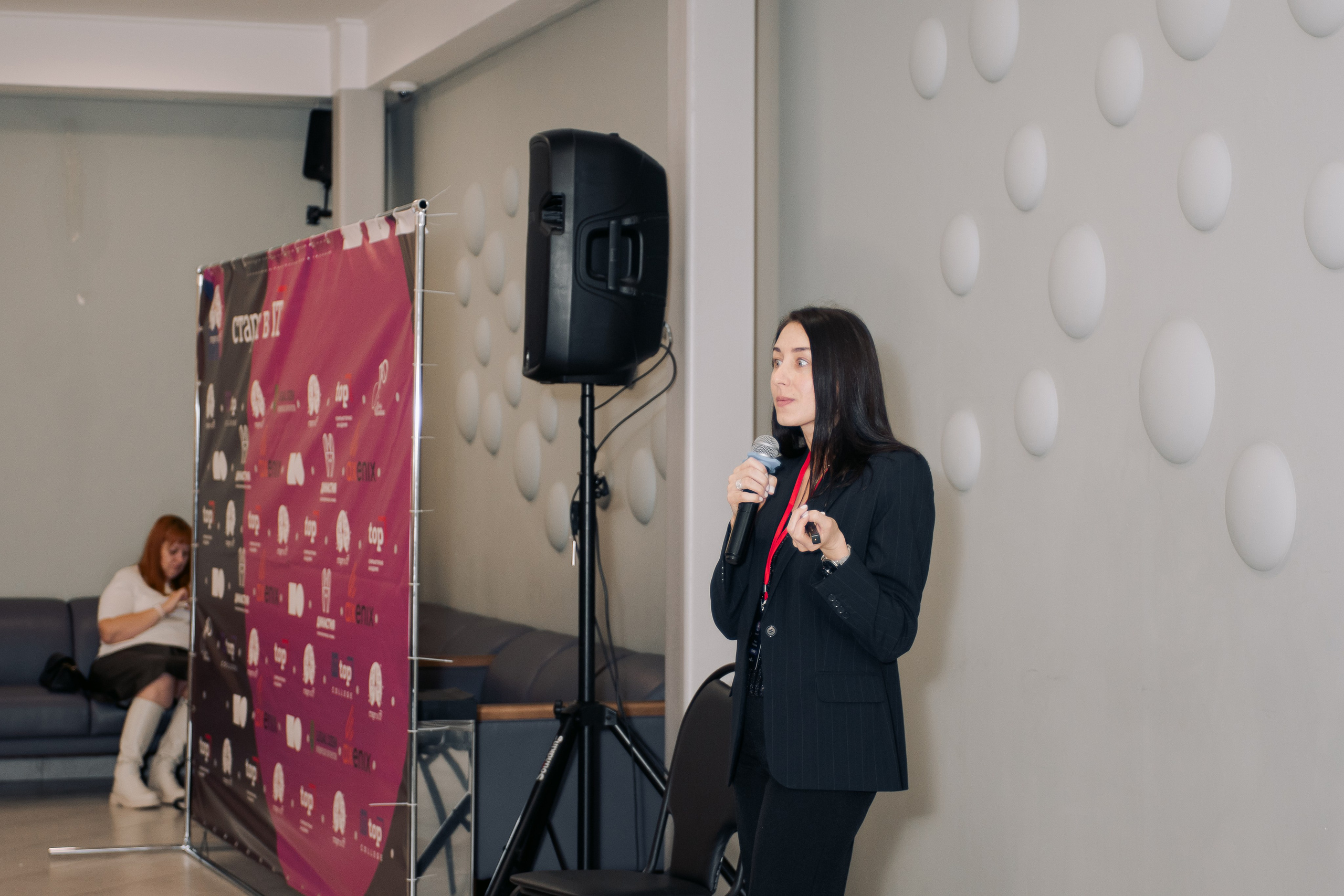 It-конференция компьютерной академии Топ. Фотограф в Твери Дементьева Анастасия