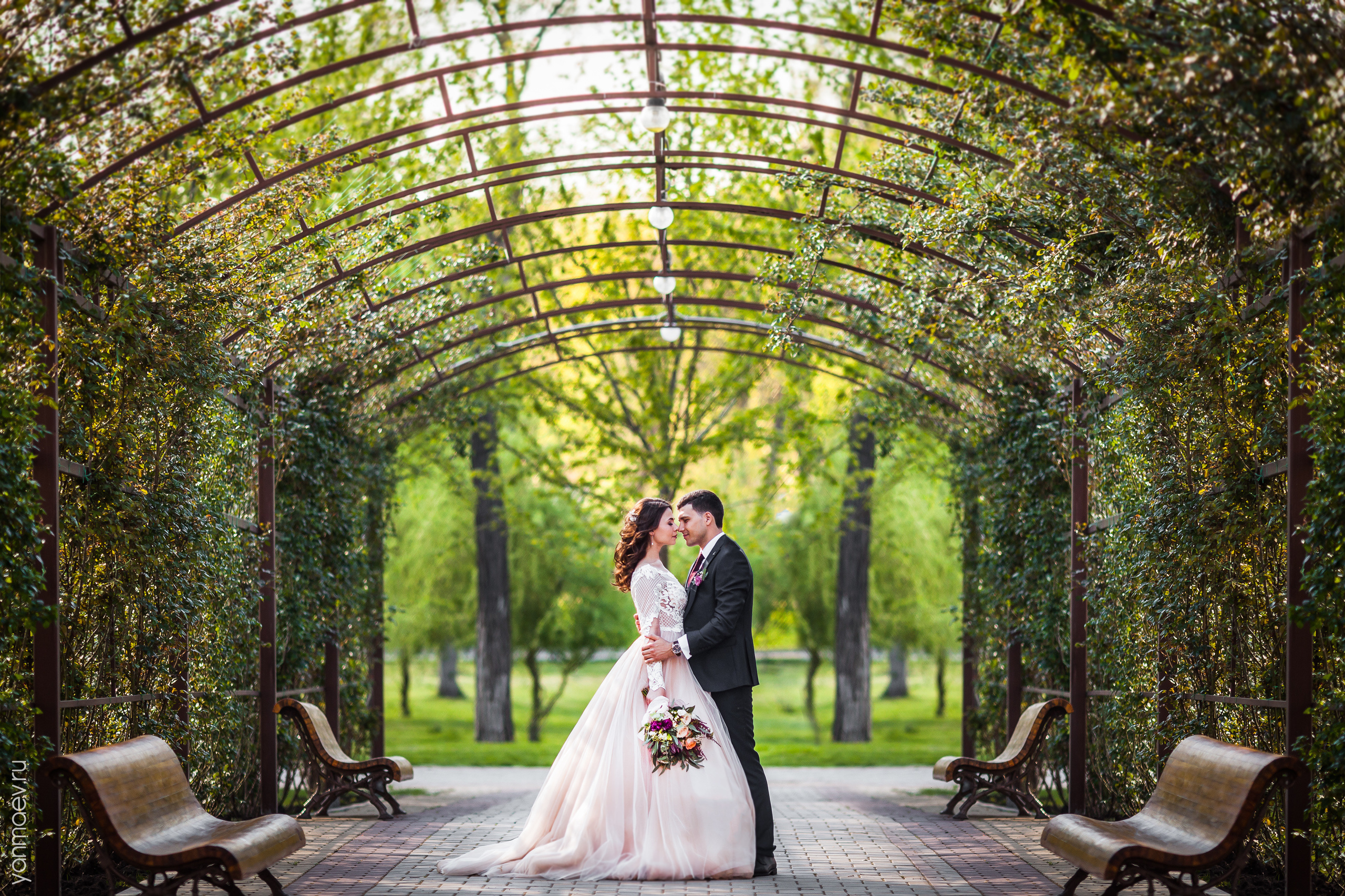 Свадебное портфолио фотографа. Свадебная, репортажная и бизнес съёмка в Ростове-на-Дону