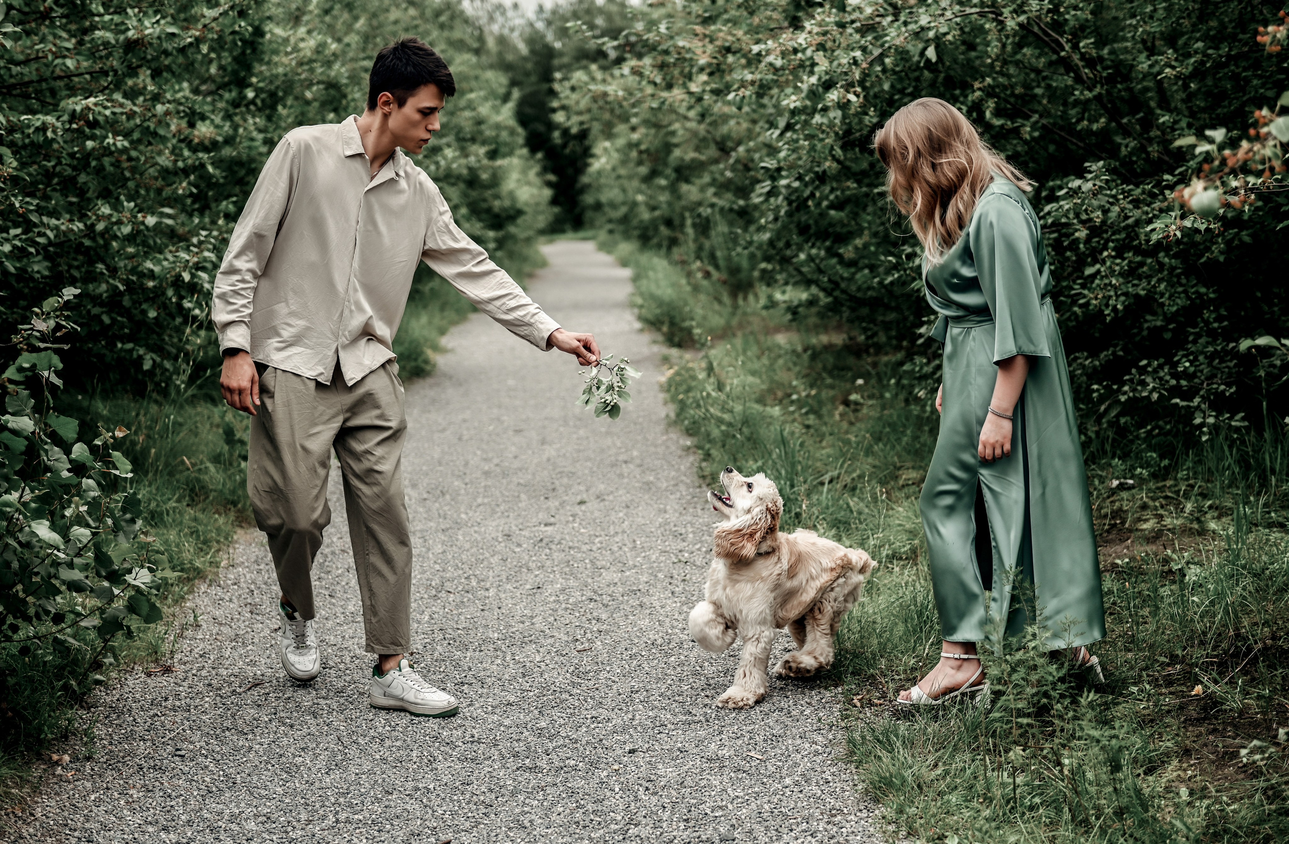 Love story прогулка вместе с песиком))). Свадебный, семейный, детский, контент фотограф в Омске Максим Ильин