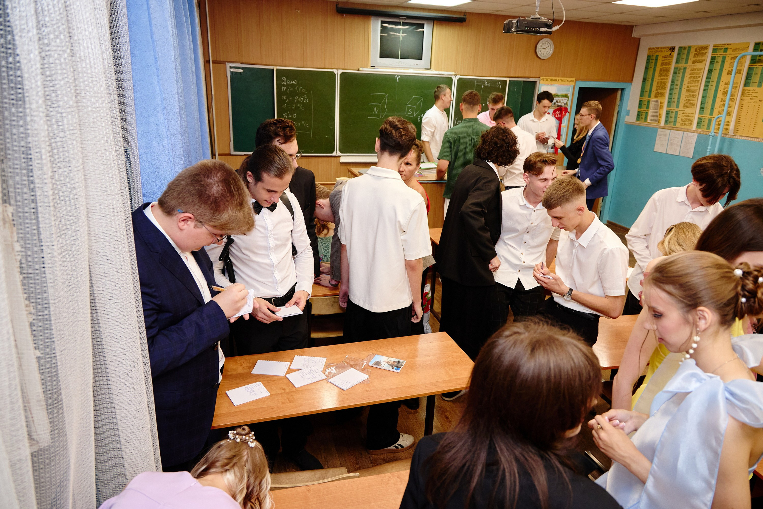 Выпускной 35 Сош. Фотограф Выпускные альбомы Таганрог Сергей Коробченко