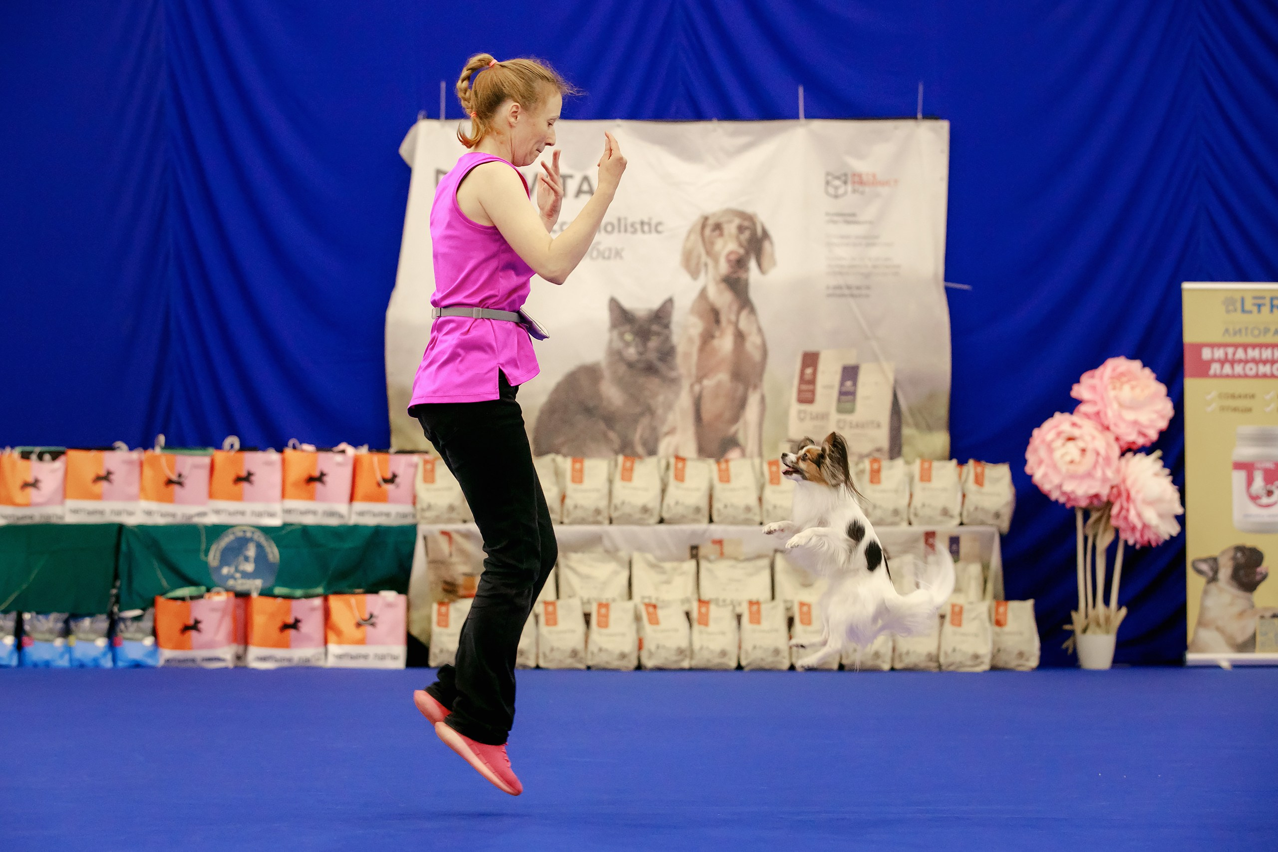 Танцы на выставке «Зоошоу», СПб. Фотограф-анималист Mary Mart — Москва, Питер