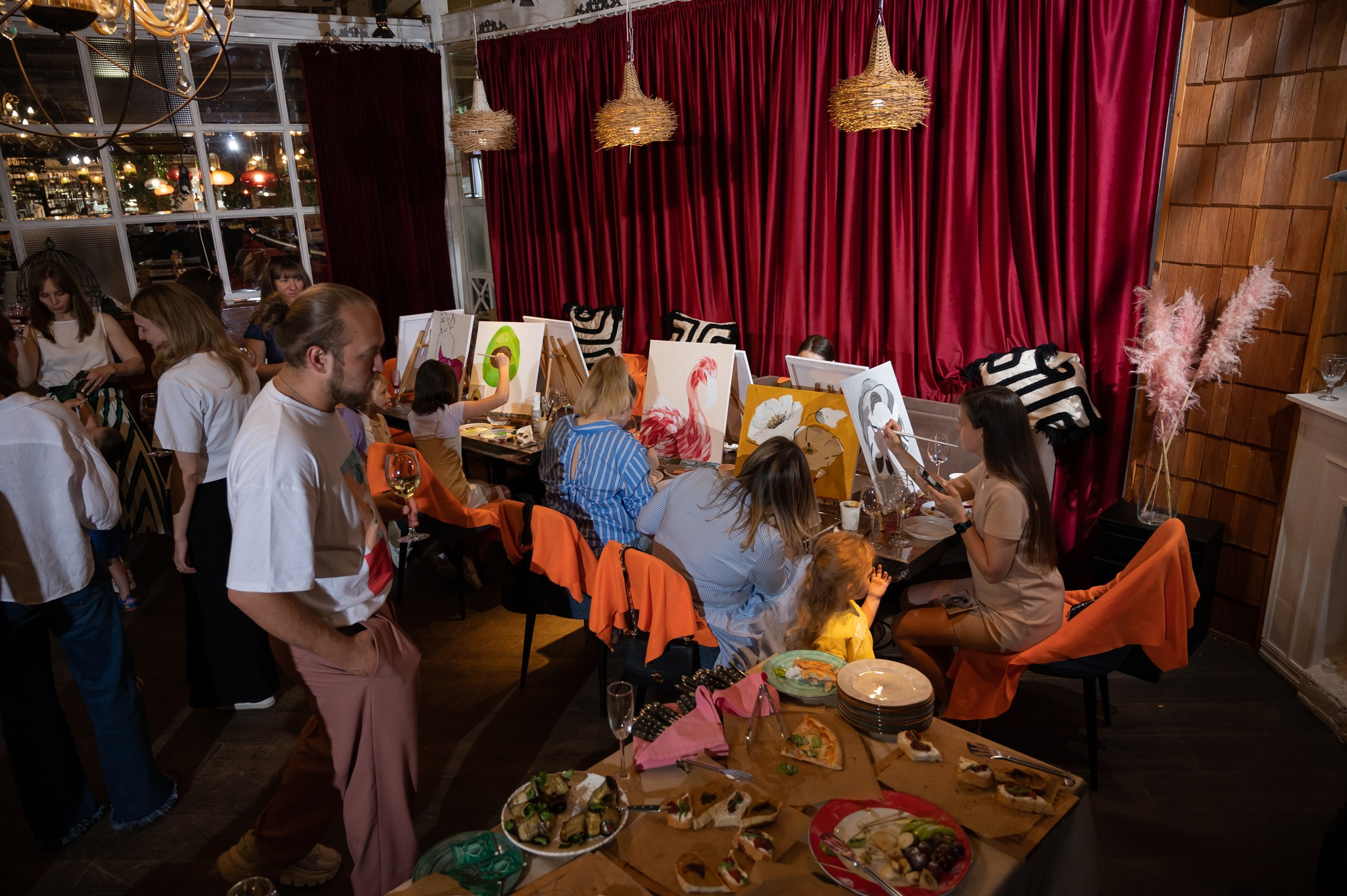Творчество в ресторане Большая кухня. Свадебный и семейный фотограф из Санкт-Петербурга Климов Анатолий