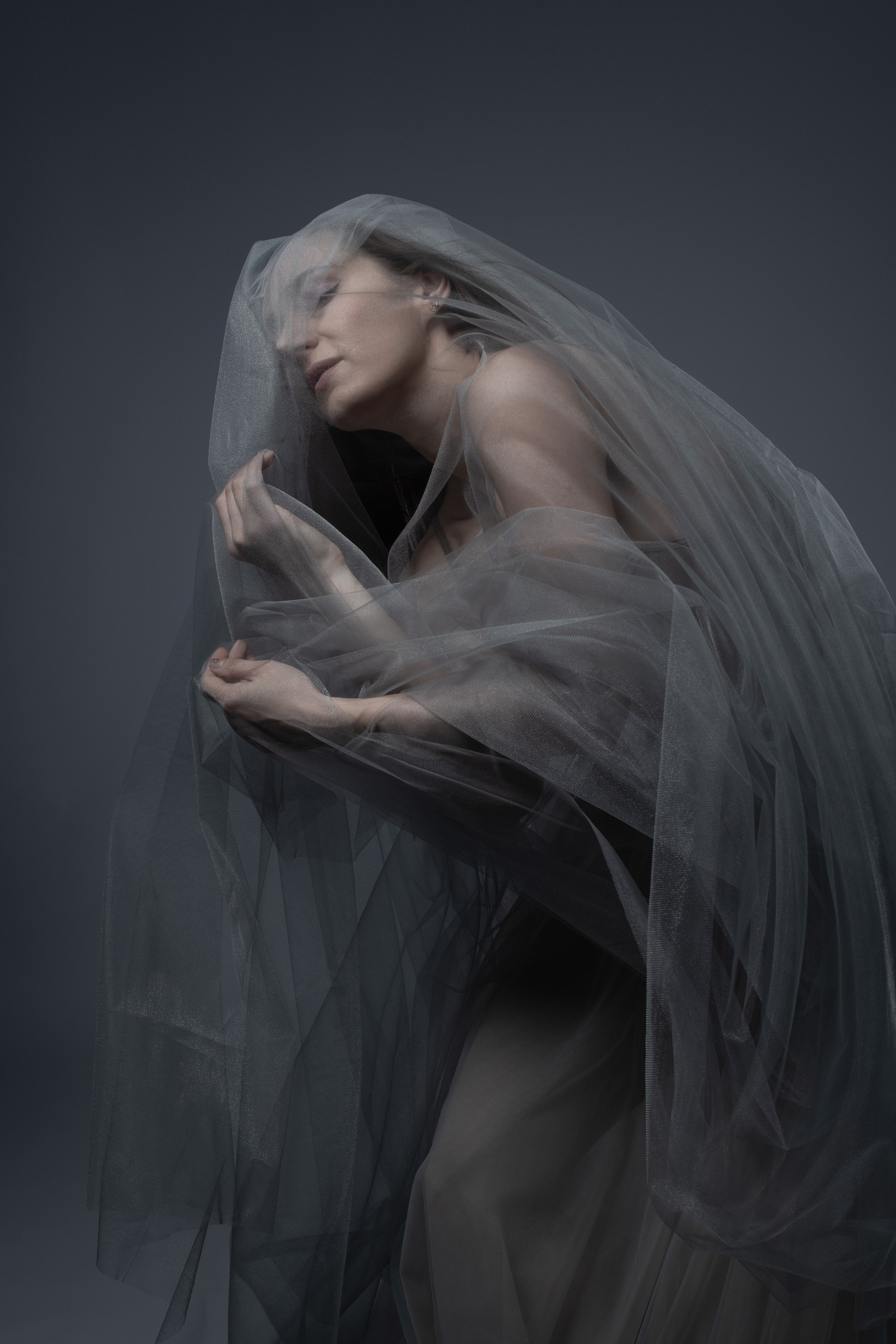 Gray sky dancer. Portrait photographer in Minsk Slava Potalakh