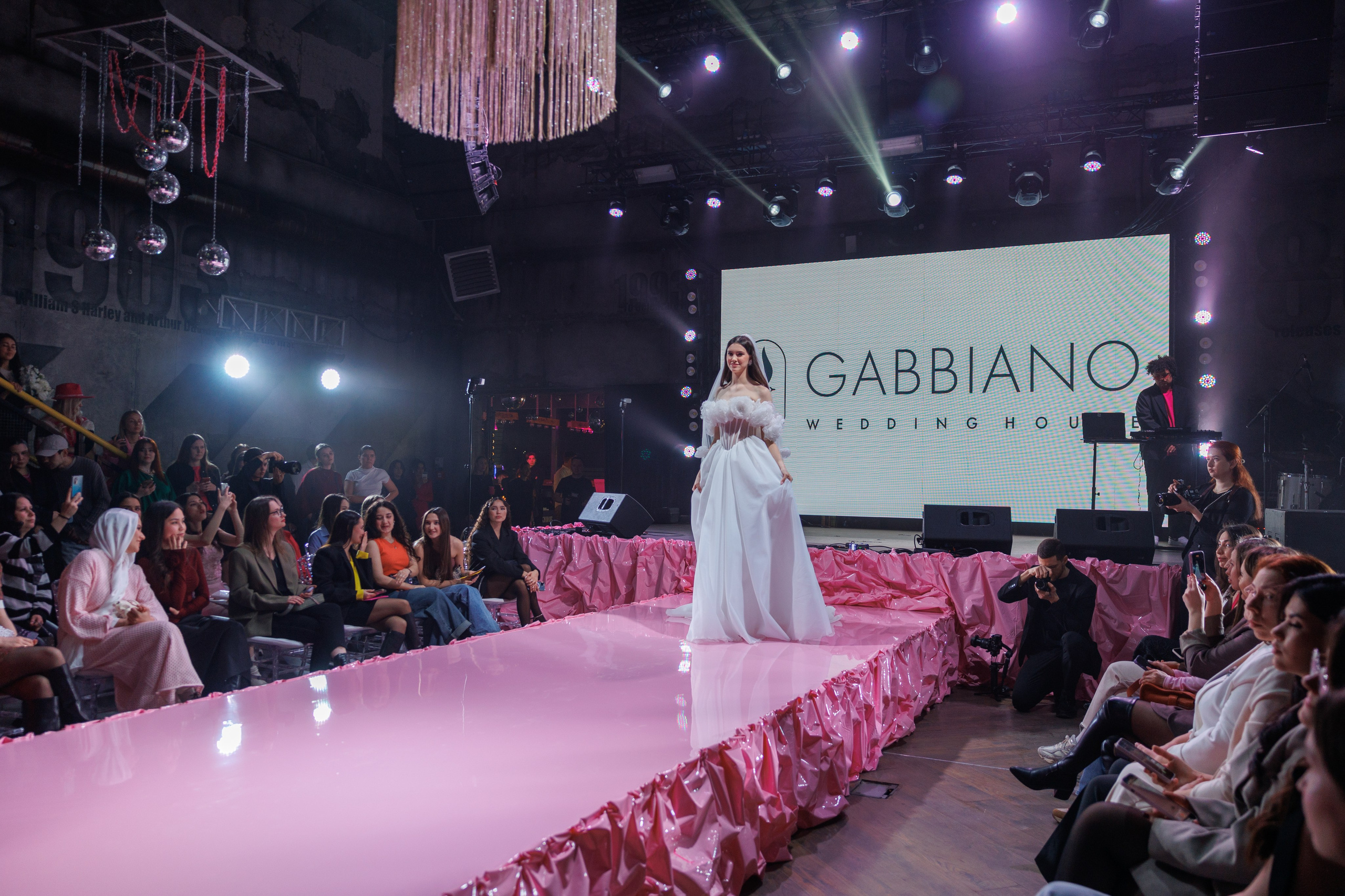 Показ Gabiano & Marry me. Свадебный и семейный фотограф Казань