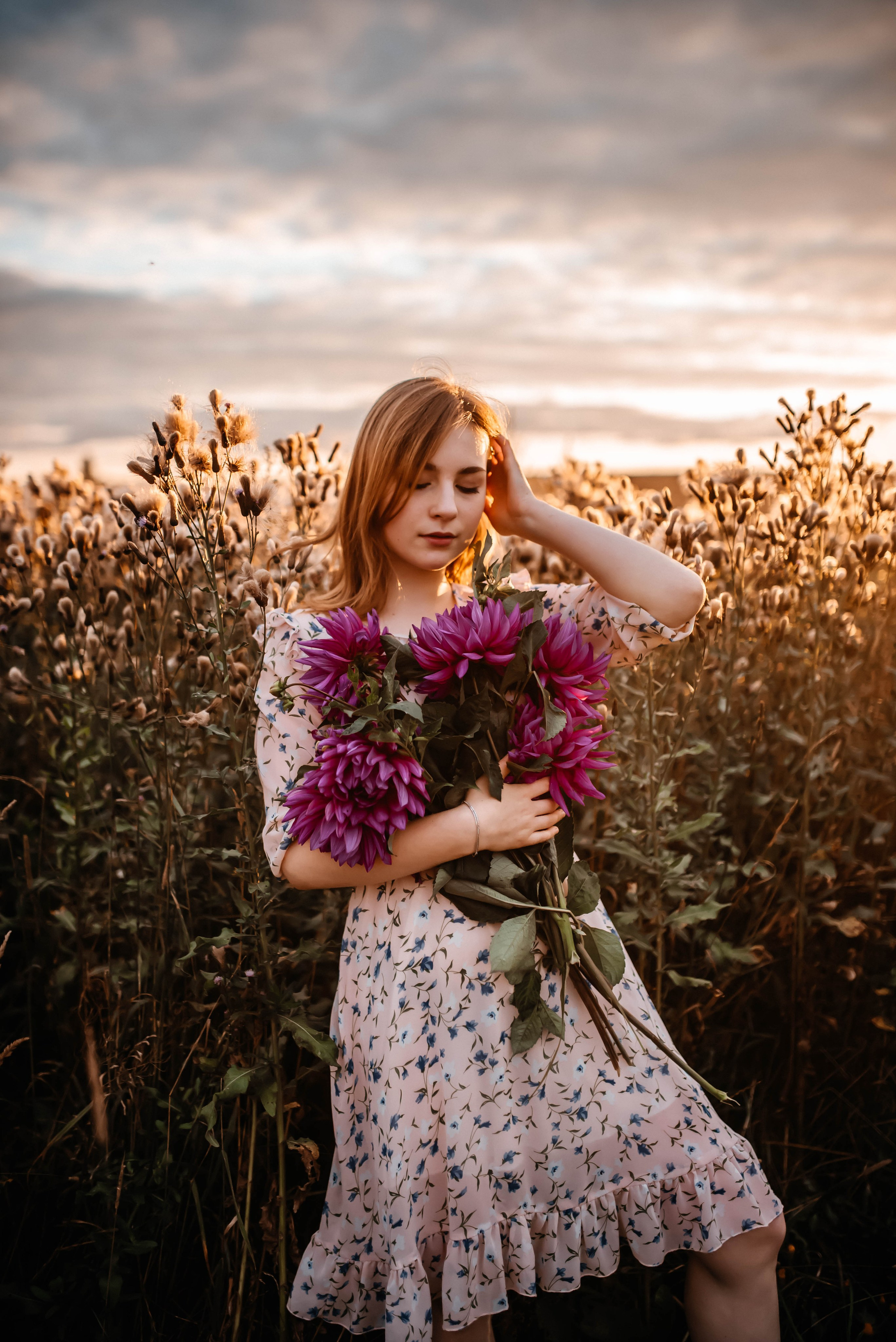 Маша, лето, закат. Главная