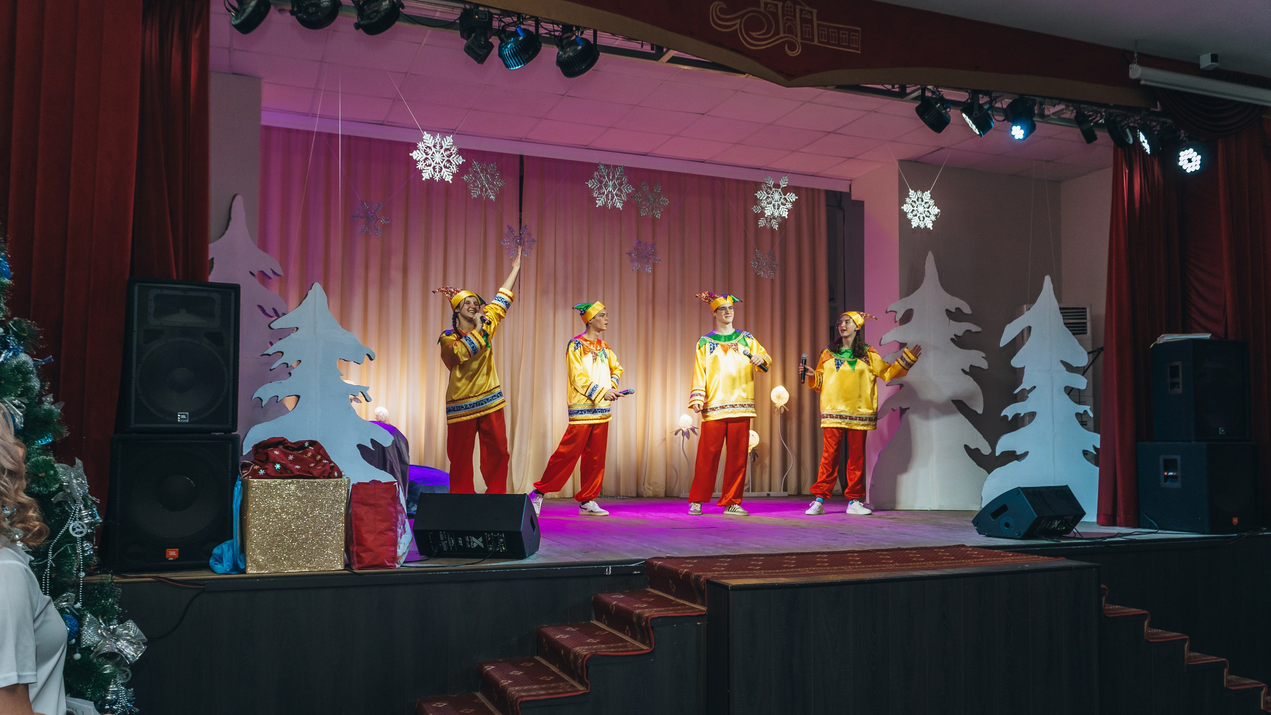 «Сказка о Новом годе и богатыре настоящем». Новотитаровский Дом культуры