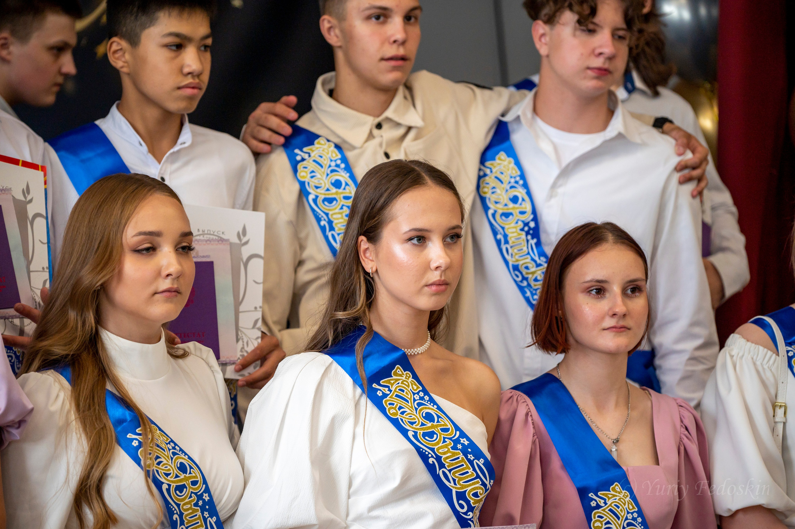 Репортаж о выпускном 9 классов в школе № 7 города Королёва, 26.06.24г. Профессиональный фотограф интерьеров в Москве Юрий Федоскин
