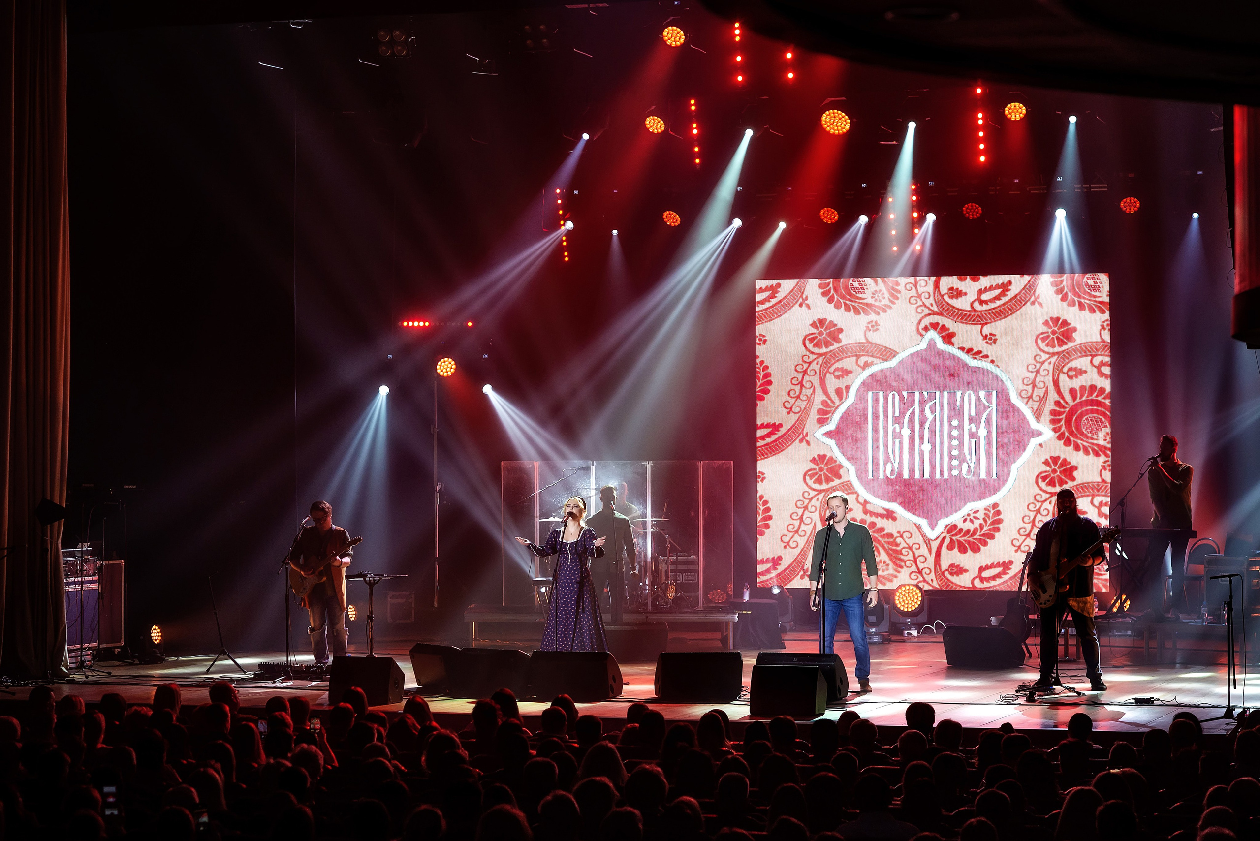 Концерт Пелагеи. Школьный, фэшн фотограф в Тюмени и в России Ирина Королева