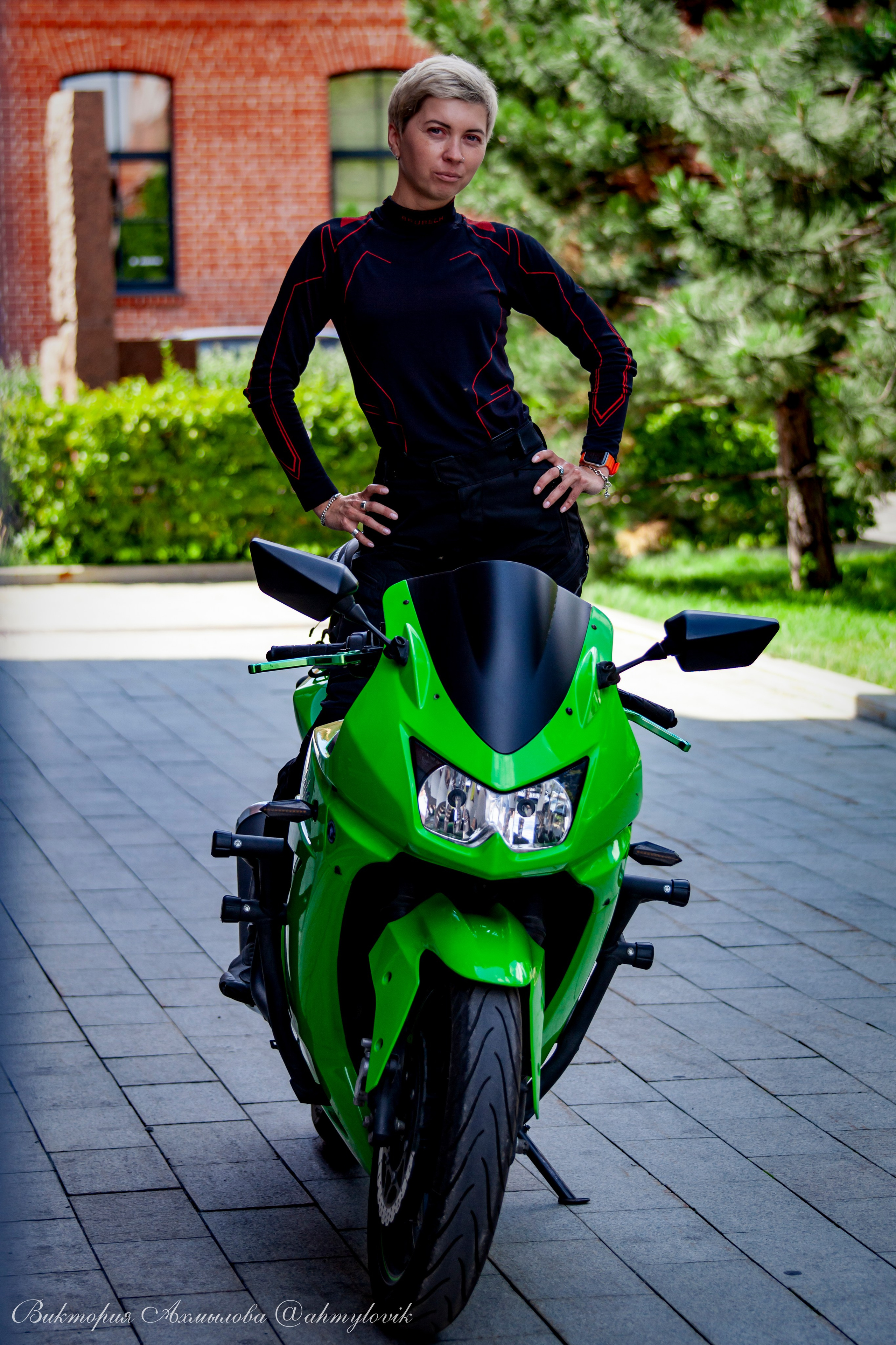 Аня и Гринч (Kawasaki Ninja 250). Виктория Ахмылова. Фотограф в Москве