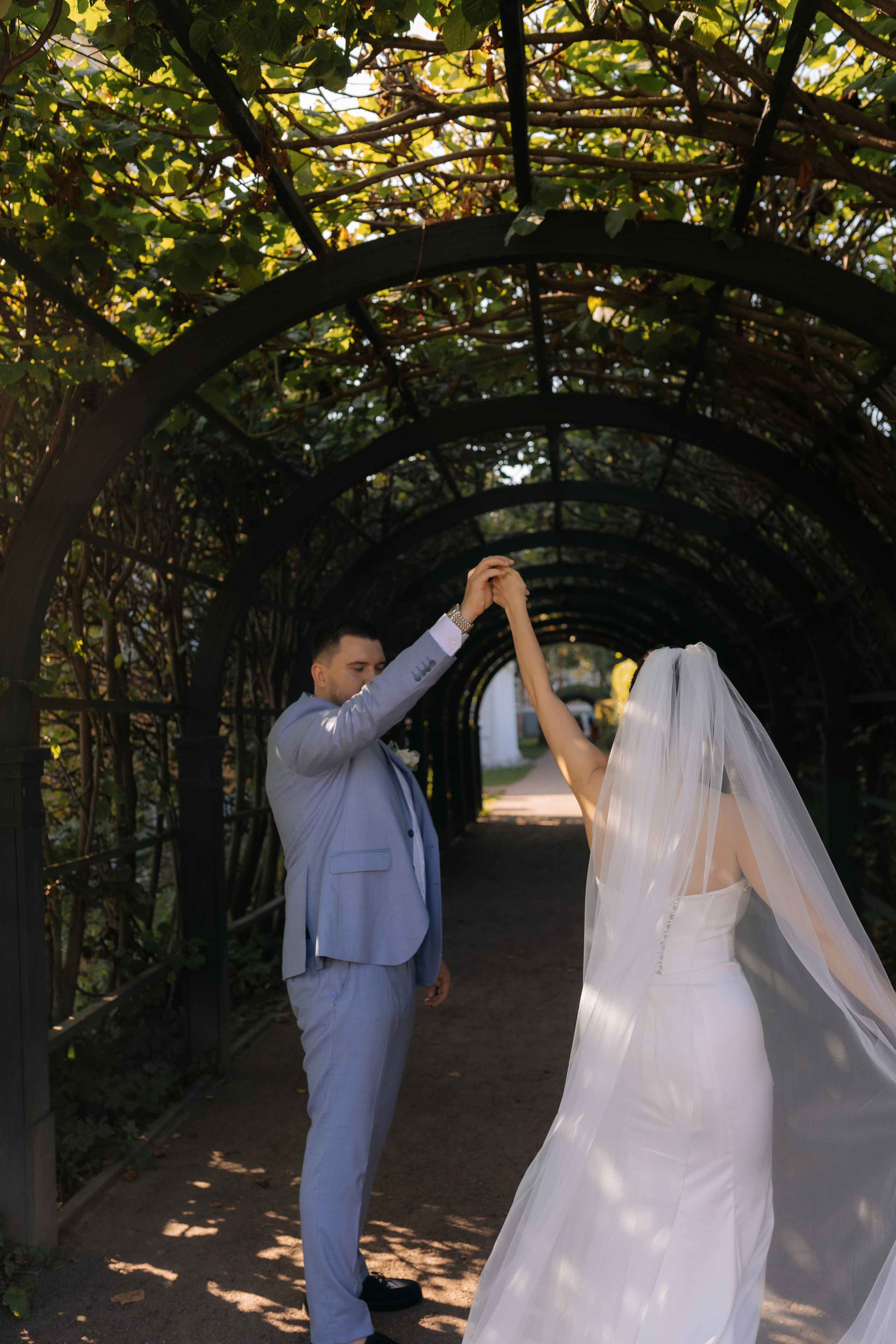 Свадебная фотосессия в Москве, парк Кусково. Свадебный фотограф в Москве Анна Полушина