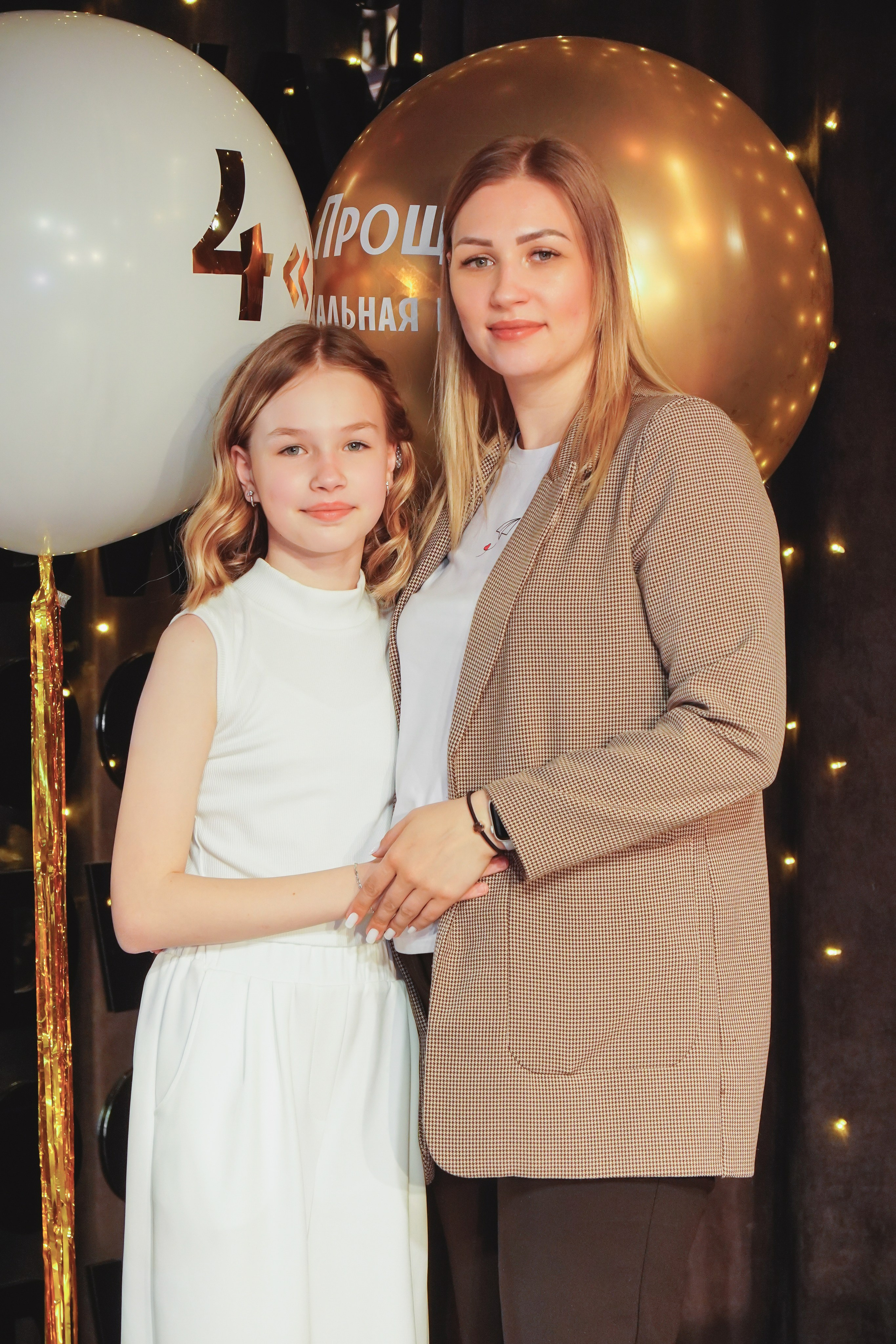 Выпускной. Занимаюсь профессиональной фотографией и живу рядом с Байкалом. Работаю в разных жанрах