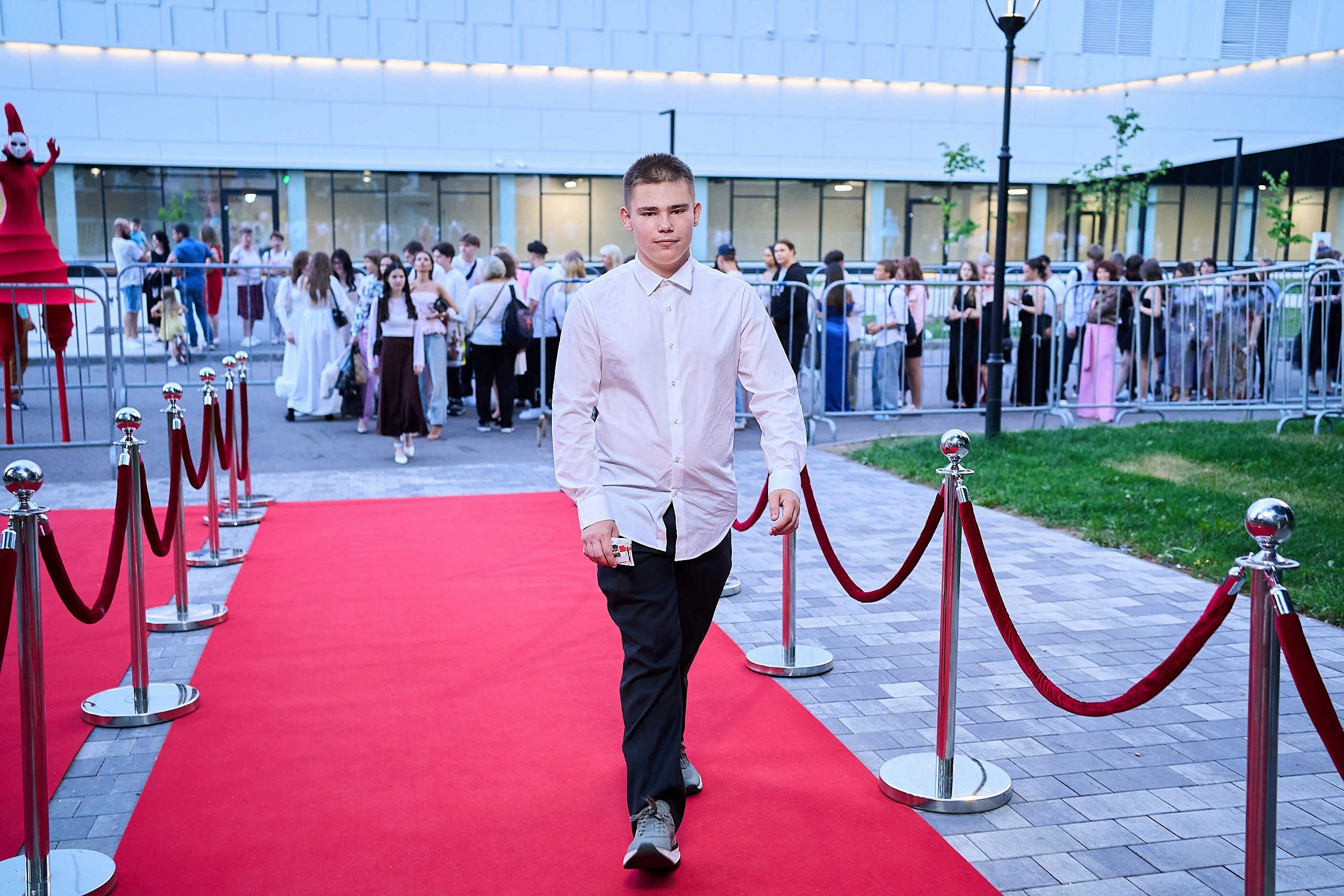 Выпускной 2024 концертный зал Академия ВТБ. Фотограф и Видеограф в Москве. Олег Корушев