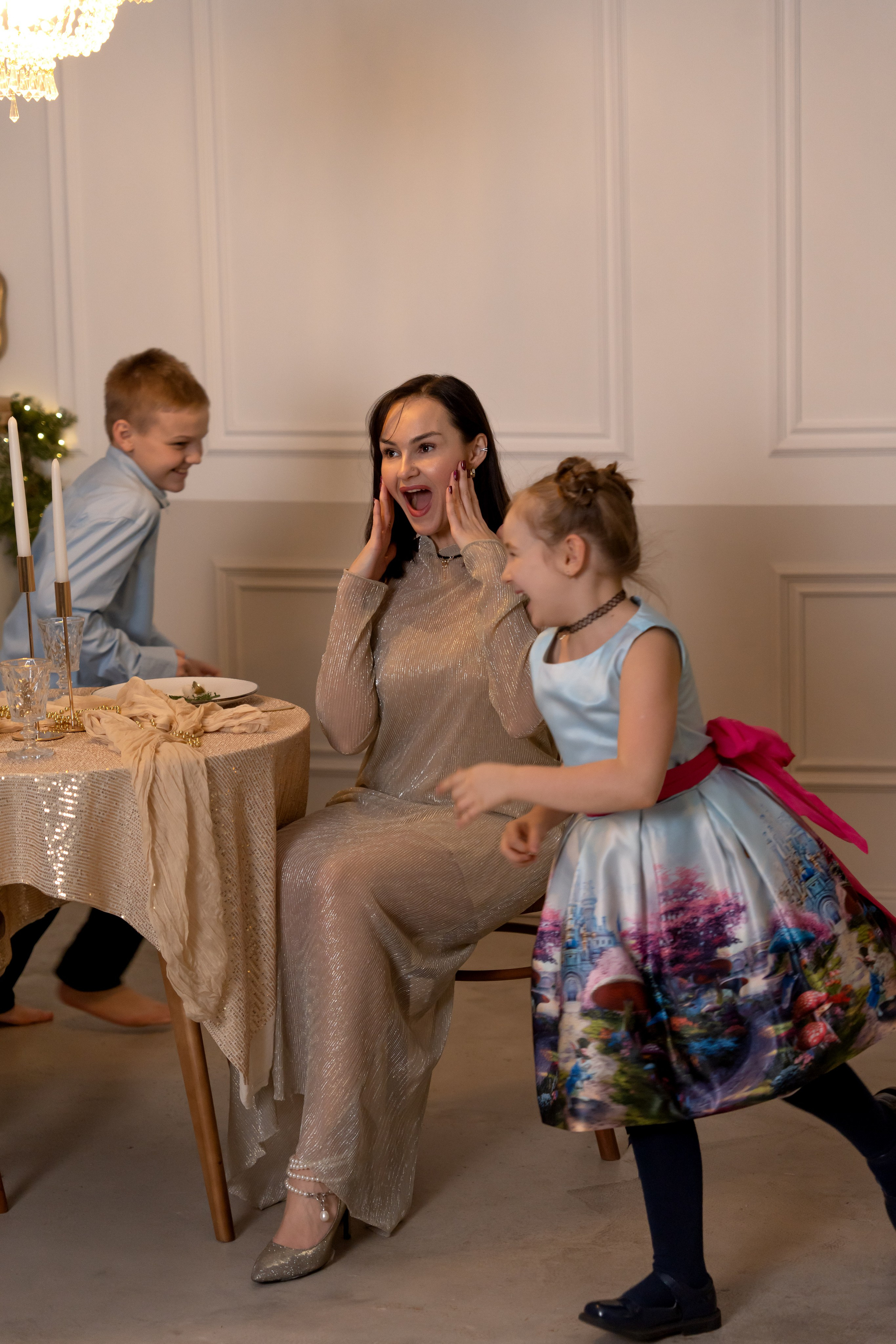 Новогодняя фотосессия для дружной семьи. Фотограф в Красноярске. Юлия Чаушанская