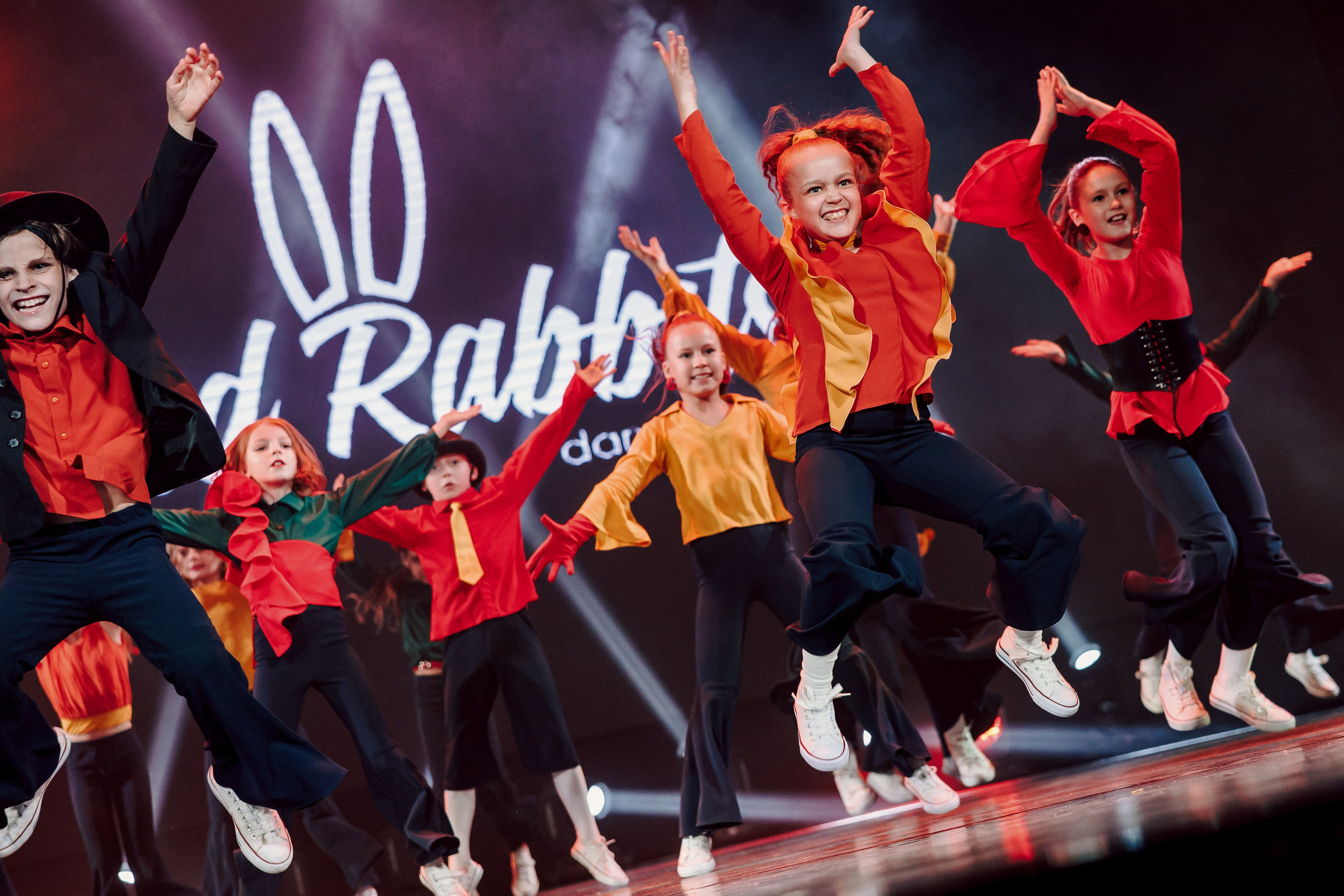 Отчётный концерт танцевальной школы «Red Rabbits» 2025. Лёшка Варзегов — фотограф