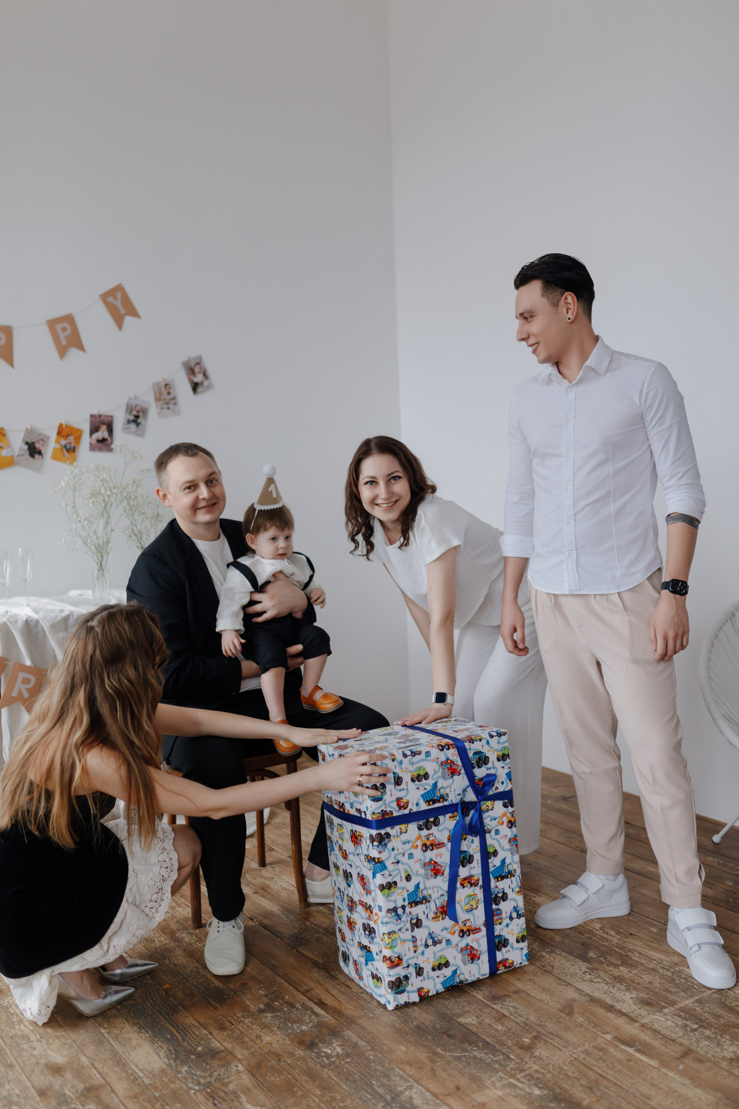 Арсению Годик. Главная