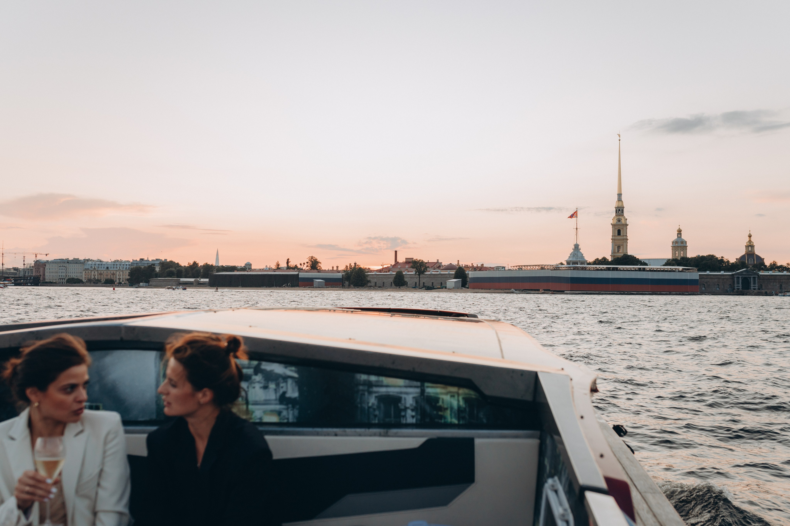 Прогулка на катере. Фотограф Ксюша Белоносова