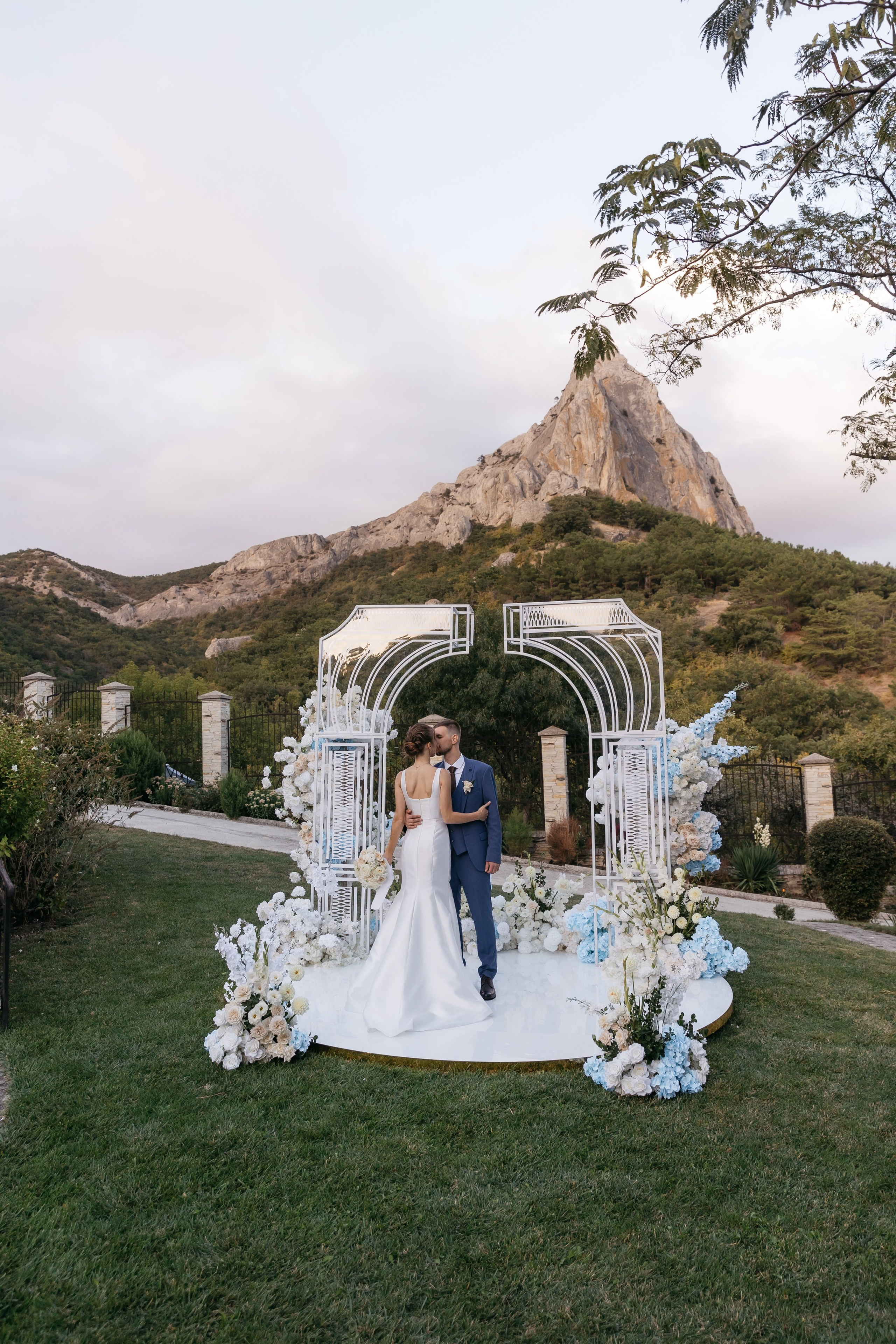 Свадебная фотосессия в Белом замке. Свадебный фотограф в Крыму и Севастополе — Белов Виталий