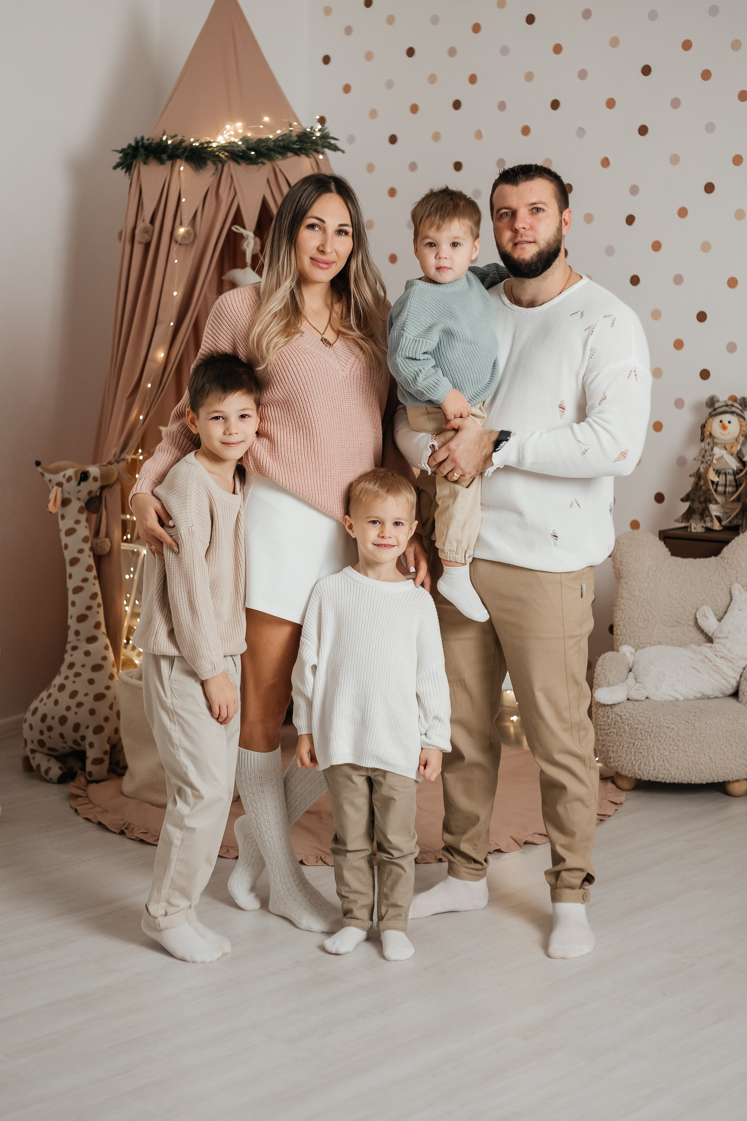 Семейная фотосессия. Фотостудия «Лайм». Фотограф Мария Новоселова. Сургут