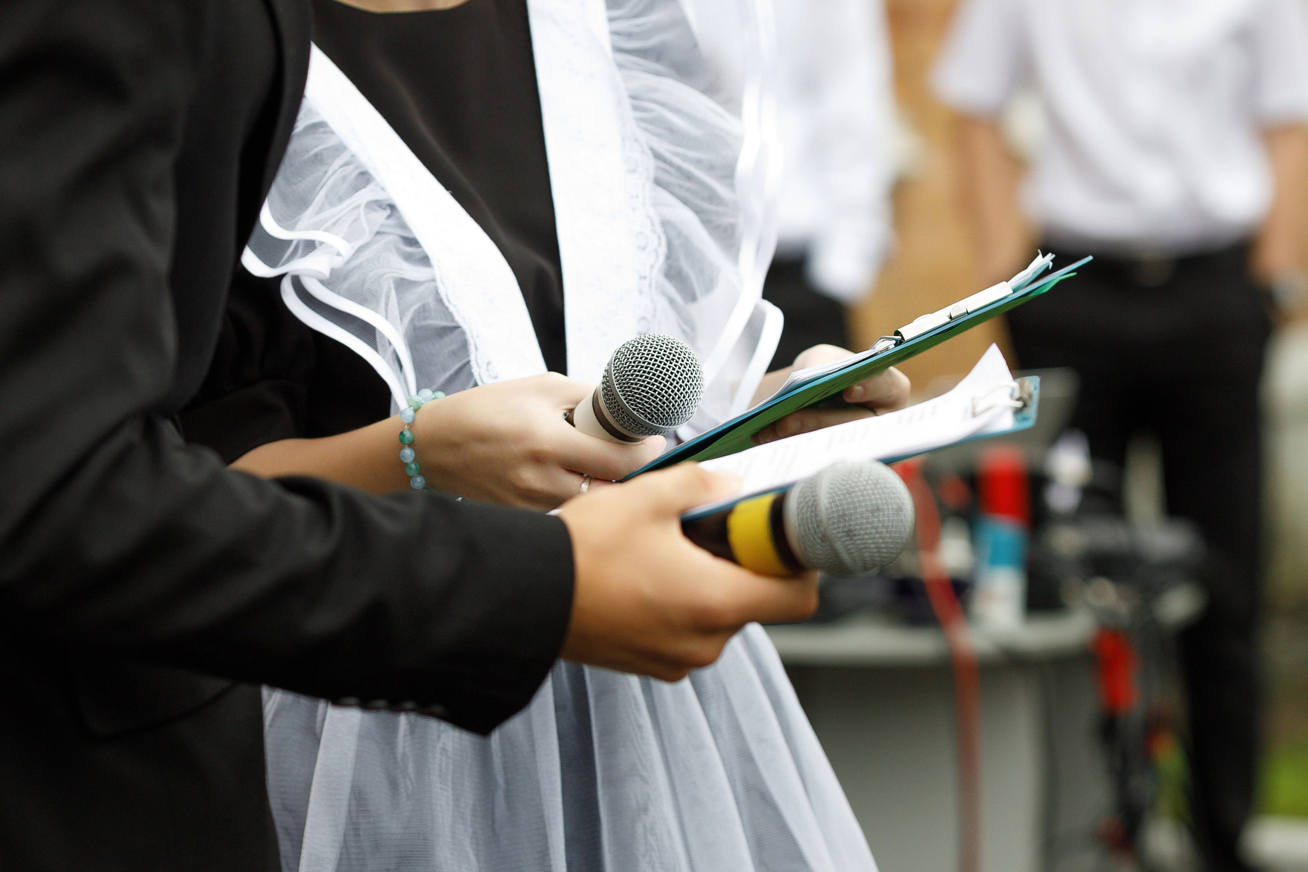 Линейка 11 клас Гимназия Артём. Photoalbum-vl.ru