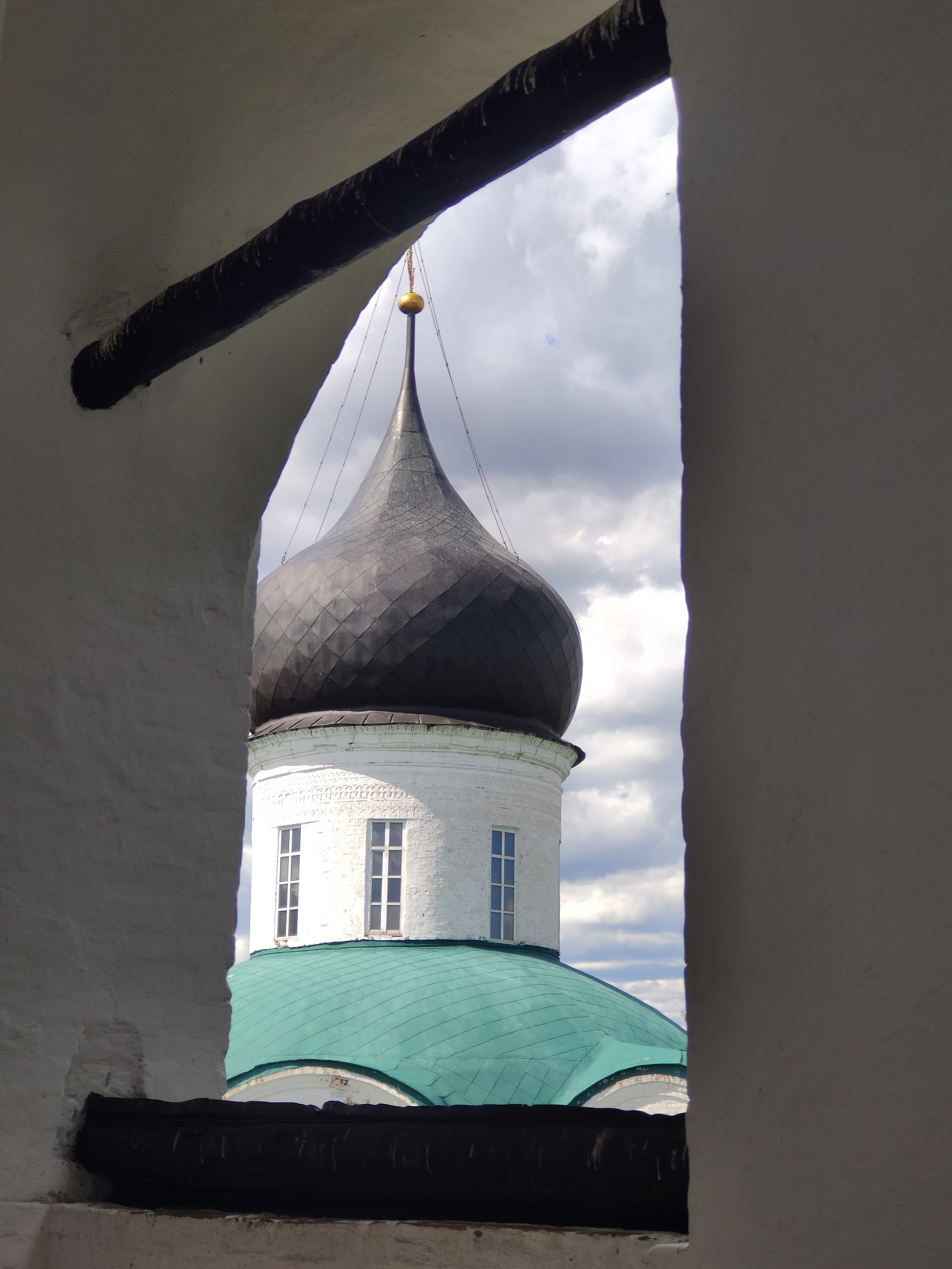 Виды с колокольни на окрестности и постройки Успенского монастыря