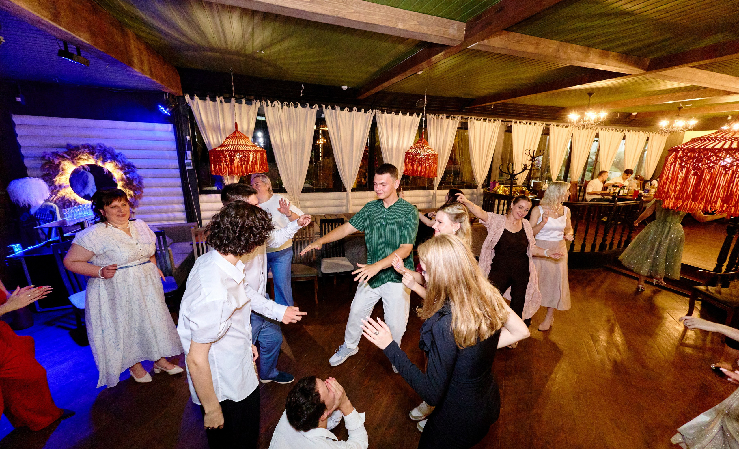 Выпускной 35 Сош. Фотограф Выпускные альбомы Таганрог Сергей Коробченко