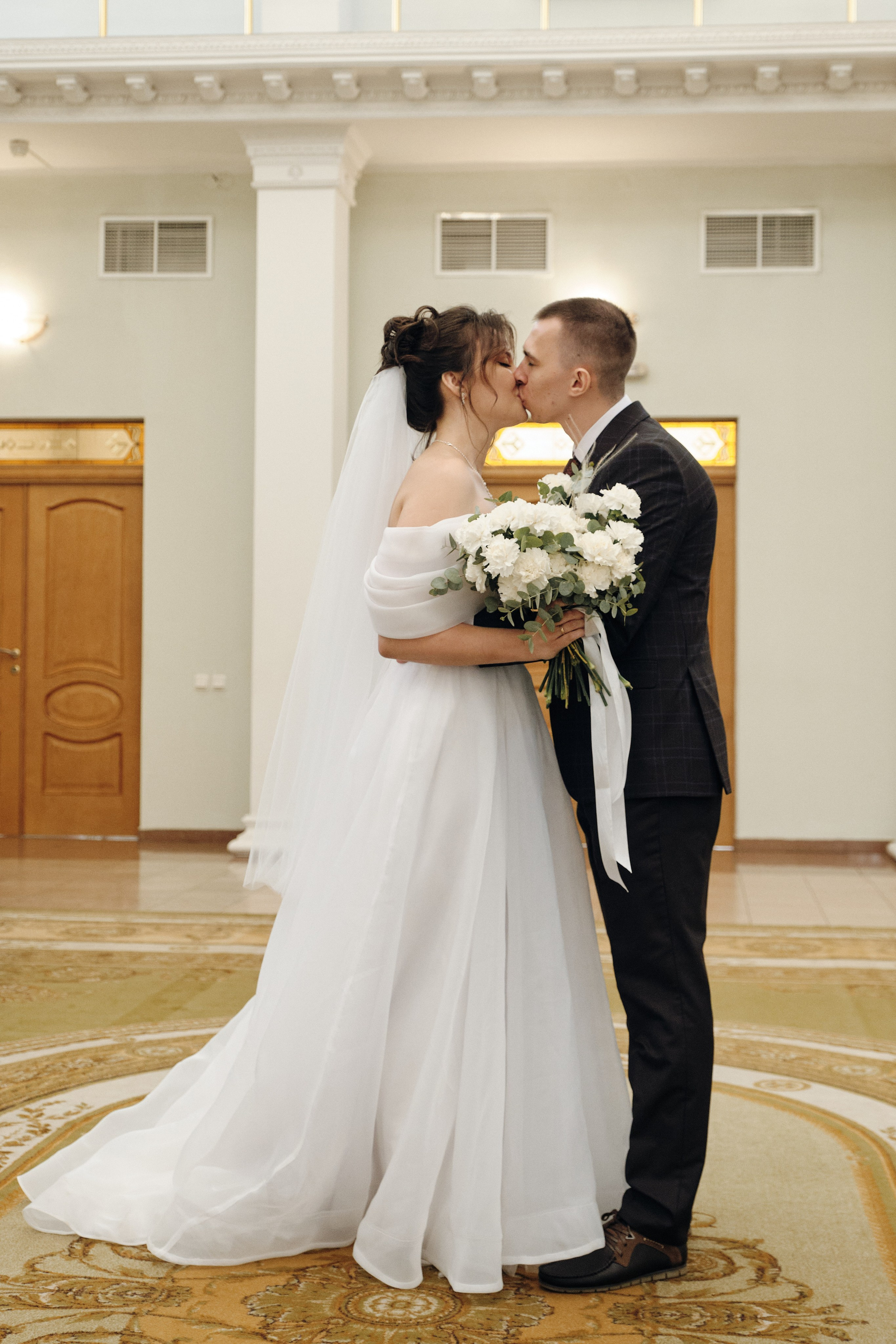 Свадебная фотосессия в СПб в студии. Семейные и свадебные фотосессии в СПб, в студии, на улице, на природе