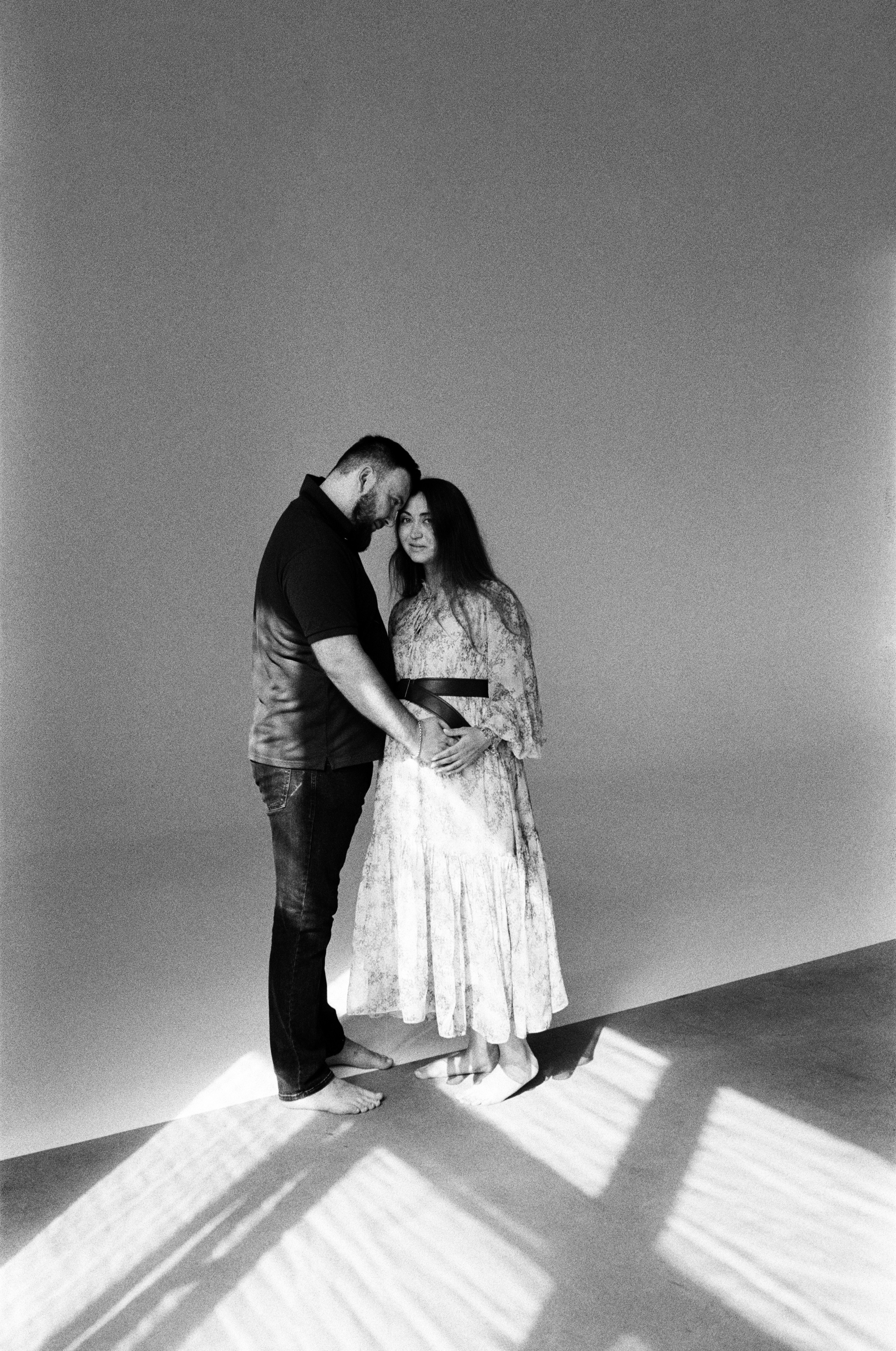 Елена и Герман. Съёмка беременности в студии. Настя Оленченко, портретный/семейный фотограф на цифру и плёнку Москва