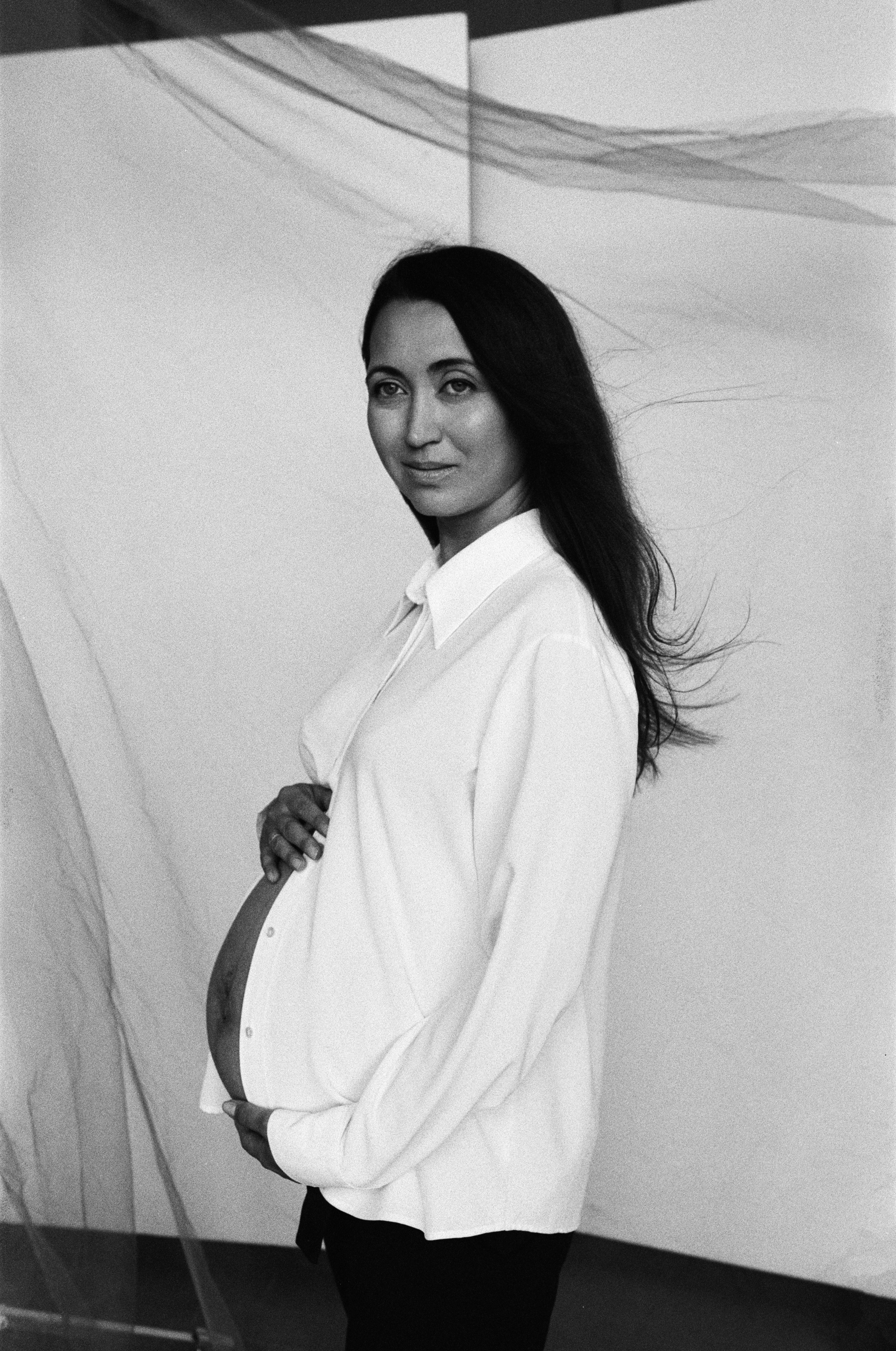 Елена и Герман. Съёмка беременности в студии. Настя Оленченко, портретный/семейный фотограф на цифру и плёнку Москва