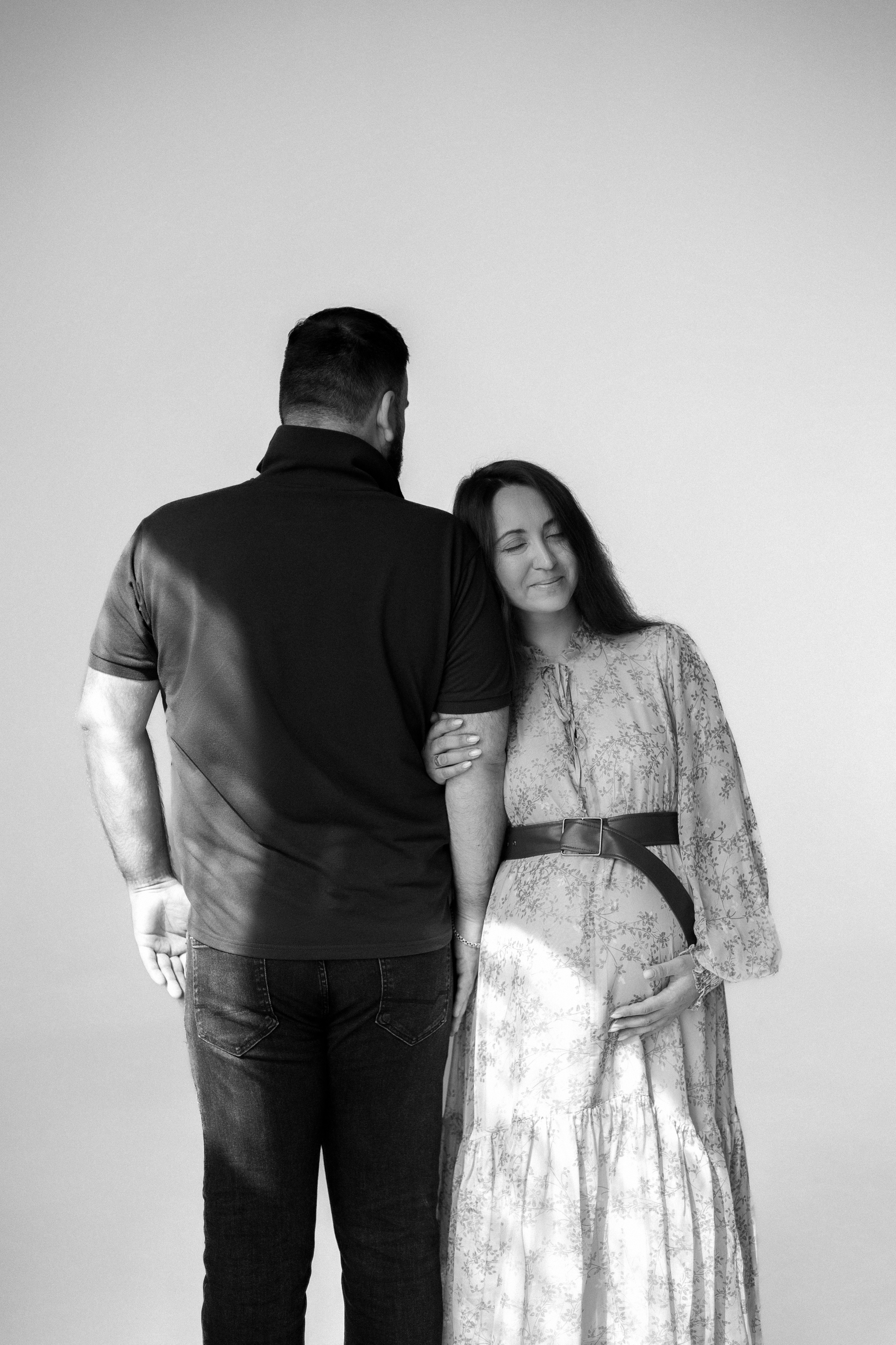 Елена и Герман. Съёмка беременности в студии. Настя Оленченко, портретный/семейный фотограф на цифру и плёнку Москва