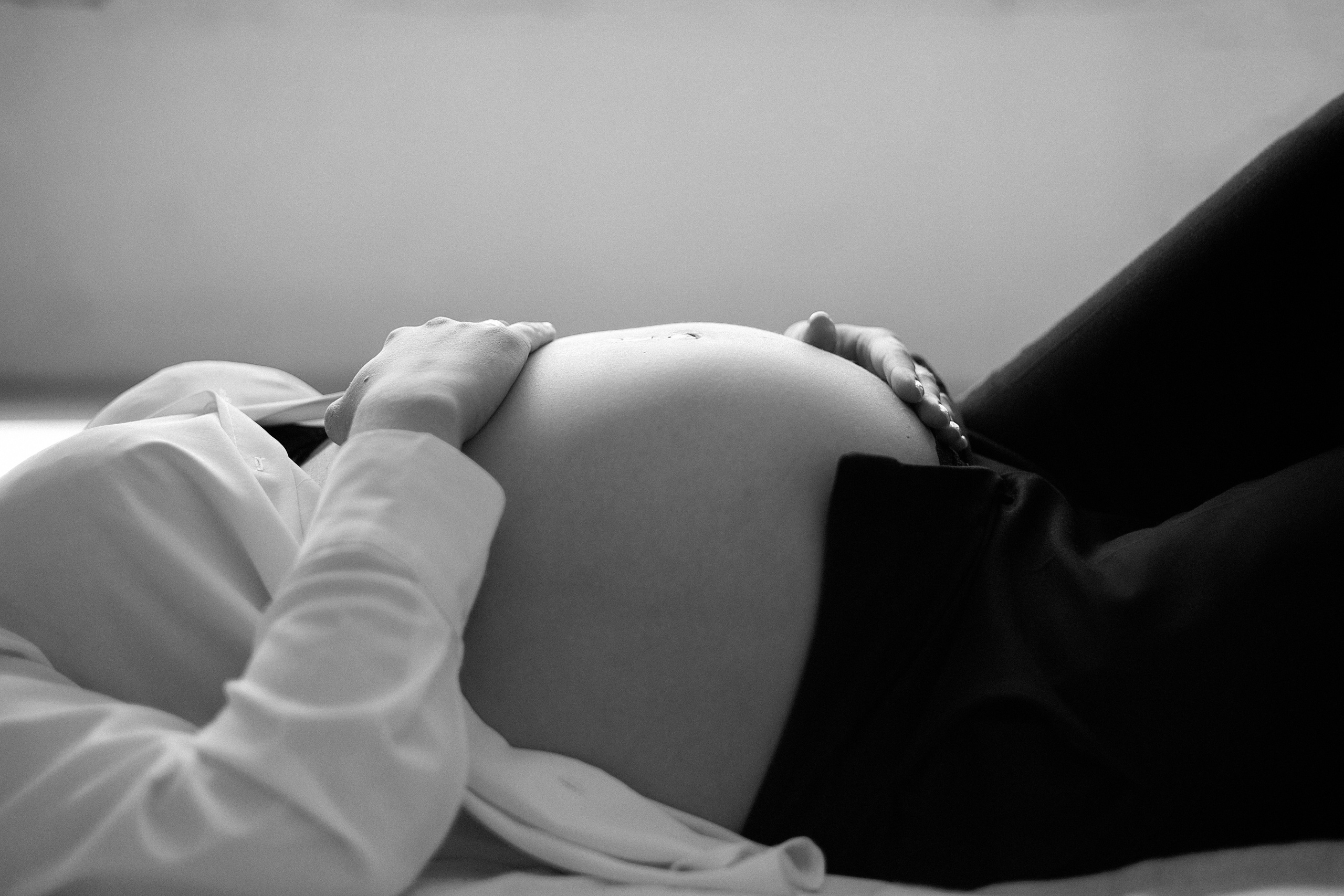 Елена и Герман. Съёмка беременности в студии. Настя Оленченко, портретный/семейный фотограф на цифру и плёнку Москва