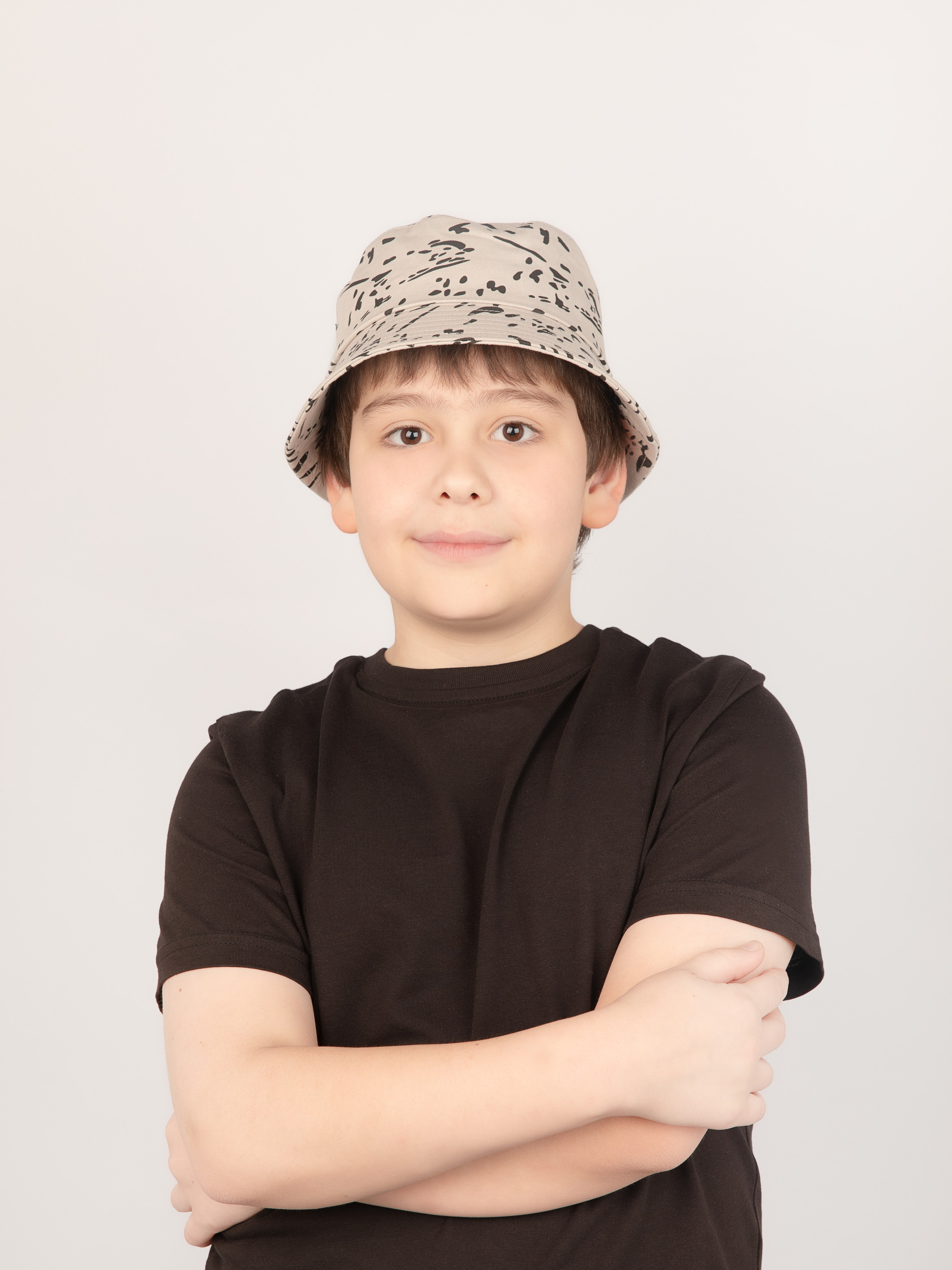 Детские панамки. Фотостудия предметной и модельной съёмки для маркетплейсов