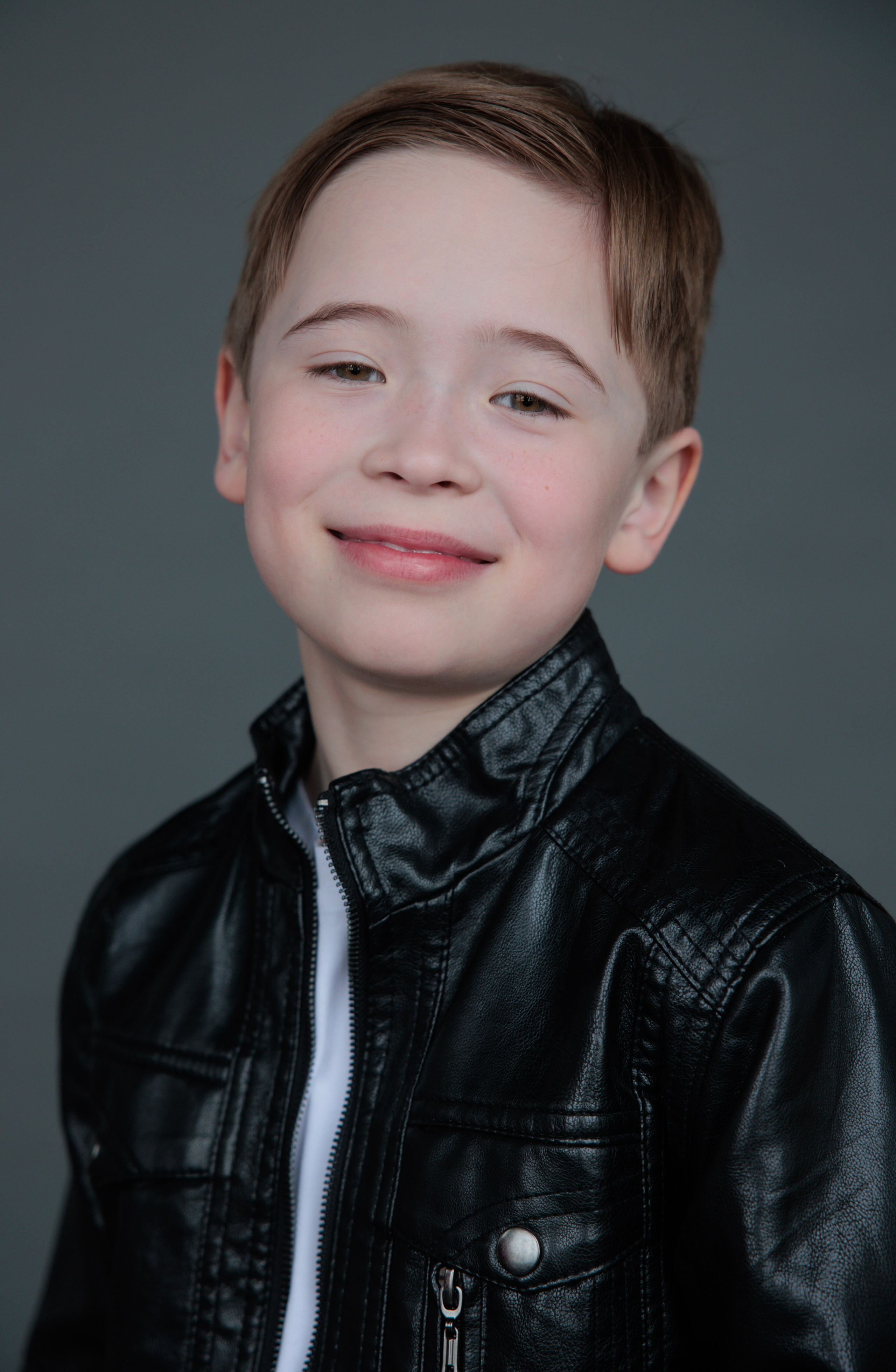 КИРИЛЛ. Я фотограф из Москвы к Вашим услугам