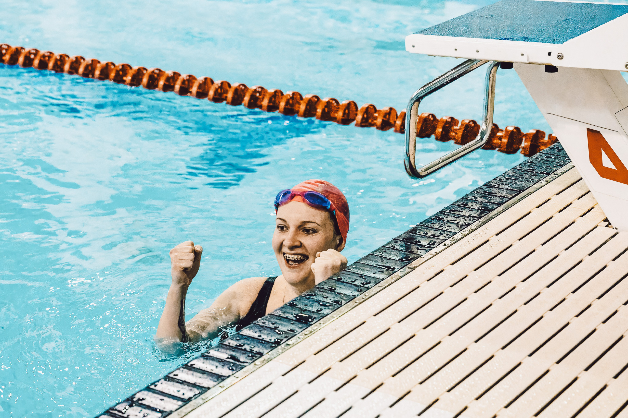 Случайно в бассеине. Портретный фотограф в Санкт-Петербурге Дария Сыч