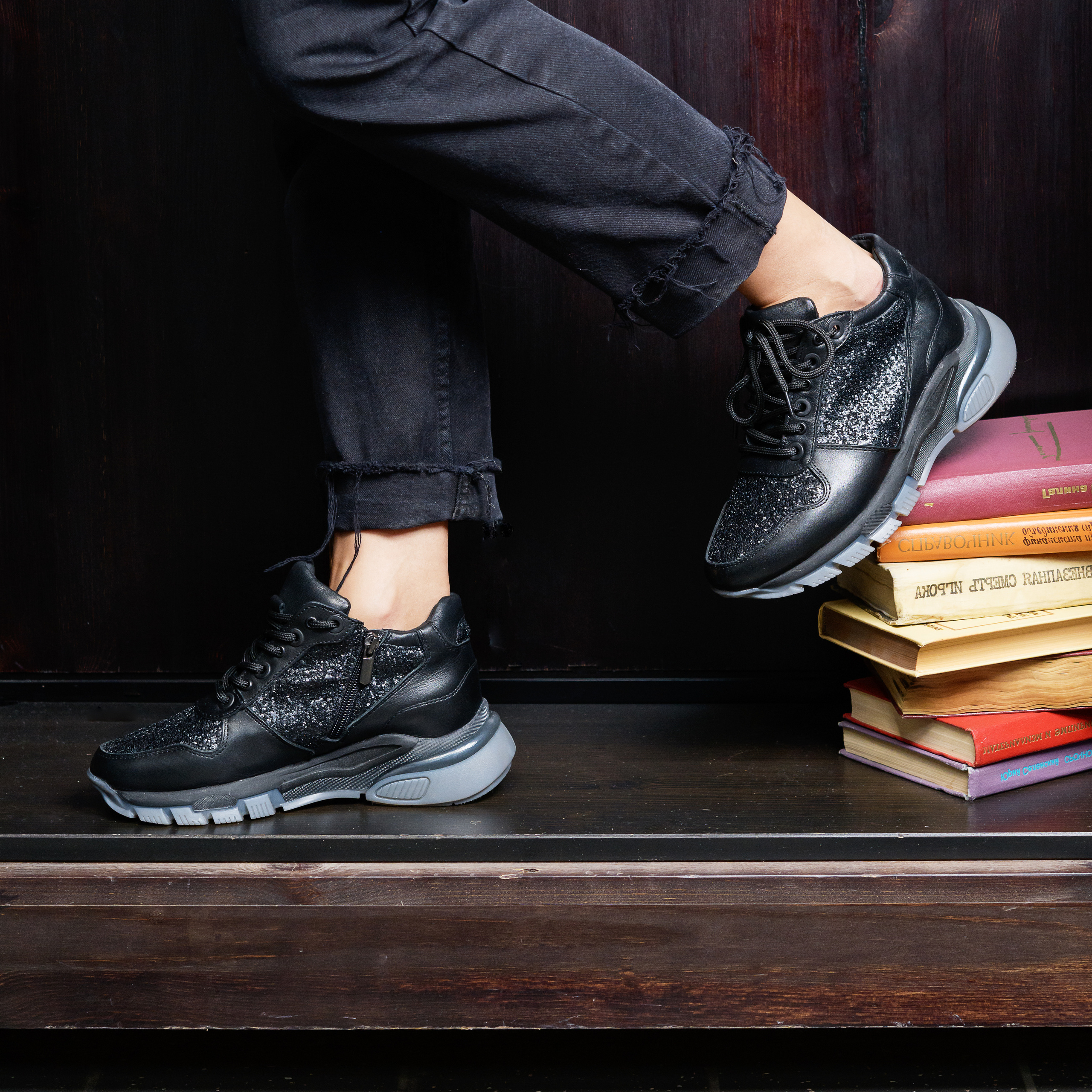 Съёмка обуви для контента. Фотограф — Рустам Бикулов. Коммерческая фотография, фуд-фотография