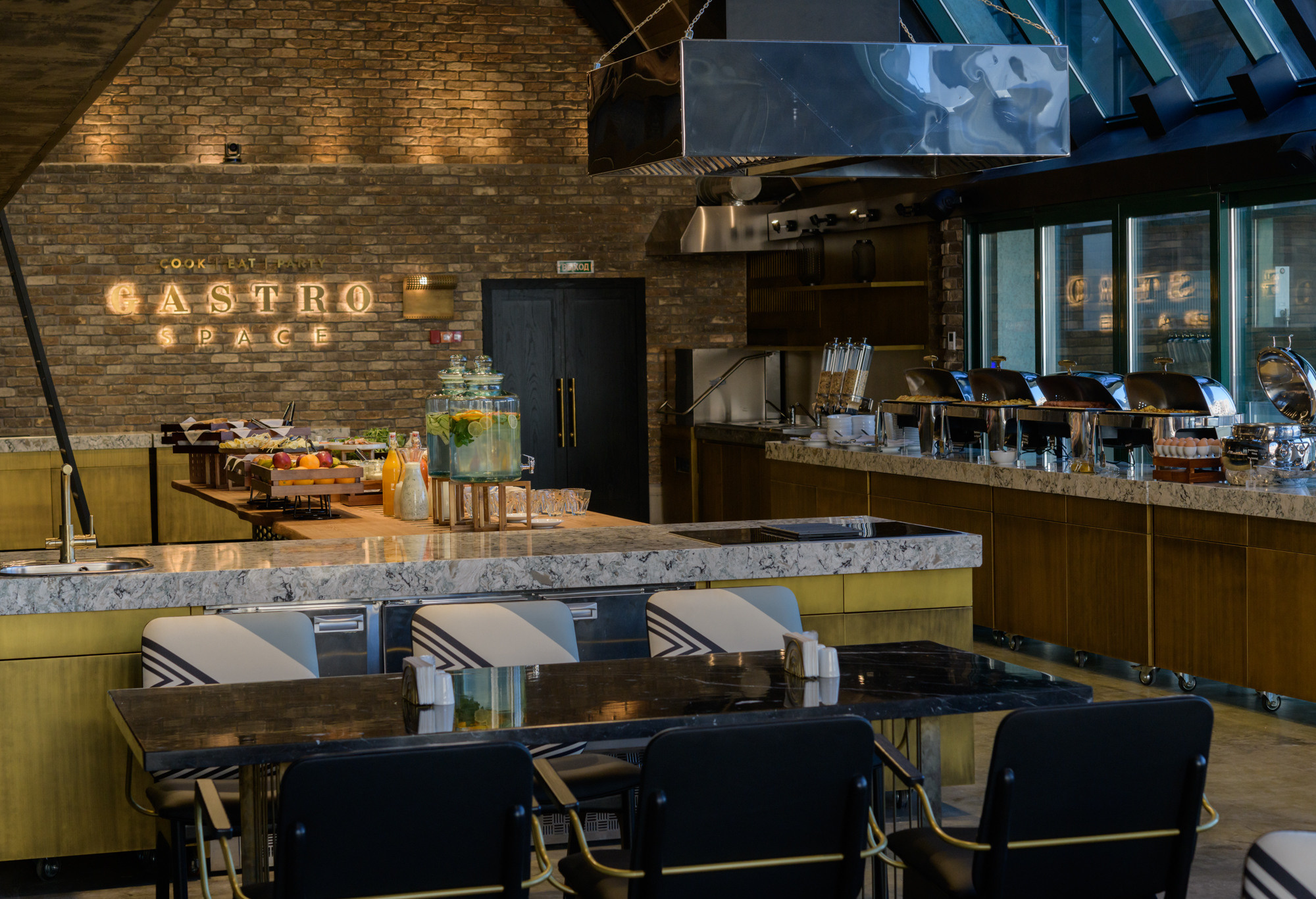 Интерьерная фотография. Фотограф — Рустам Бикулов. Коммерческая фотография, фуд-фотография