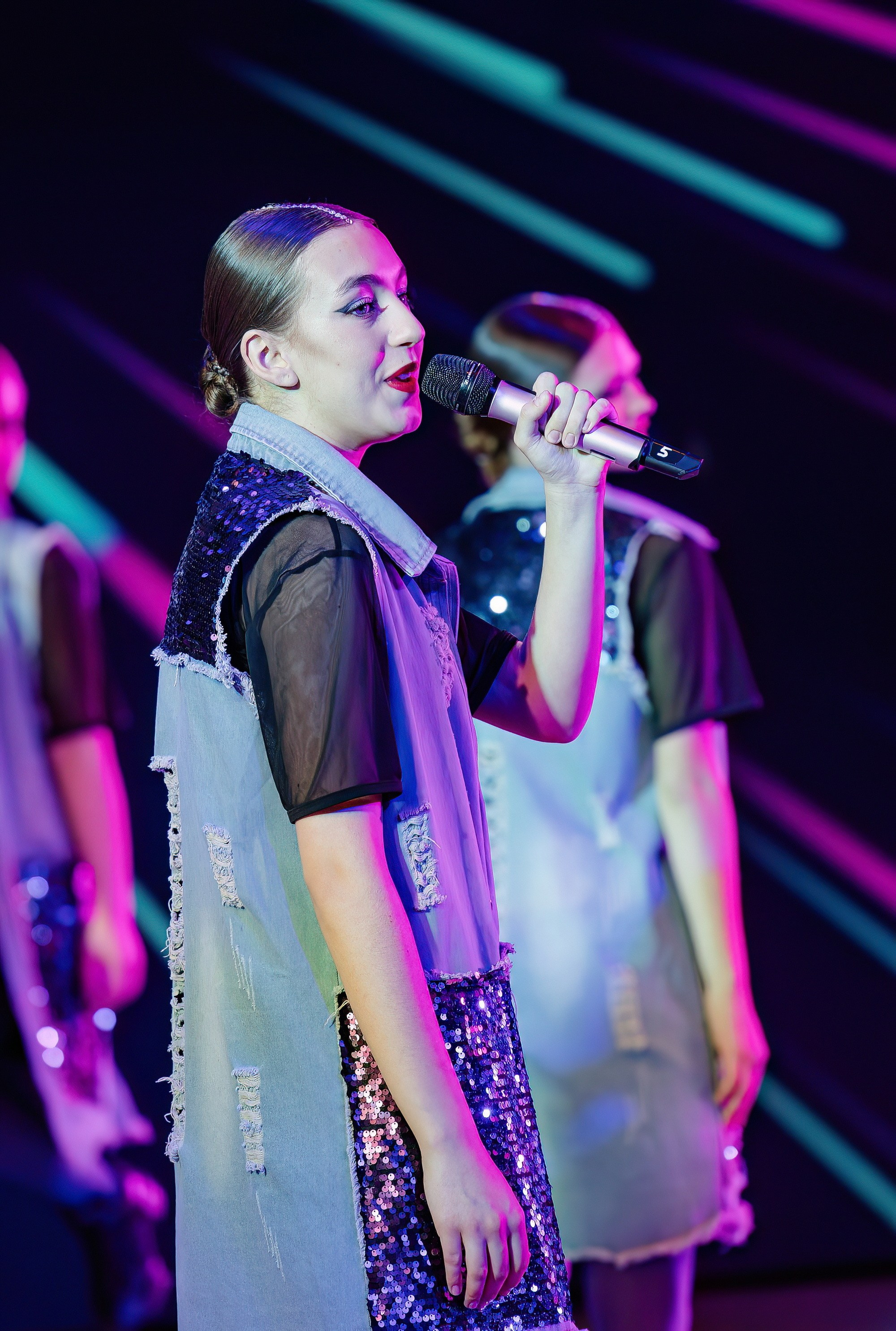 Отчетный концерт Образцового коллектива Алтая театра эстрадной песни «Созвездие». Свадебный и репортажный фотограф Никита Сницарев в Барнауле