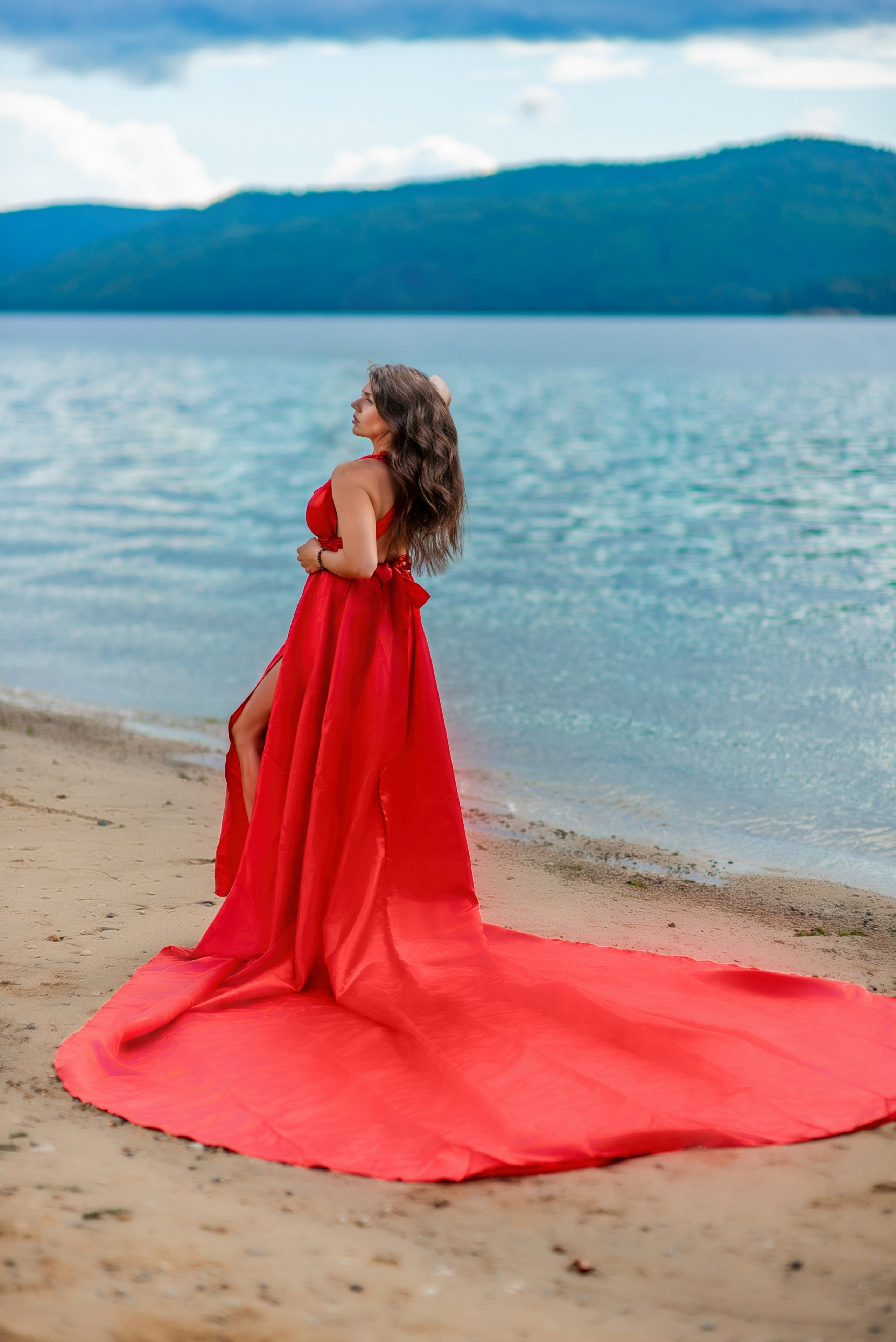 Летти лайт красное. Туры на Байкал с фотографом под ключ. Фотосессии на Ольхоне