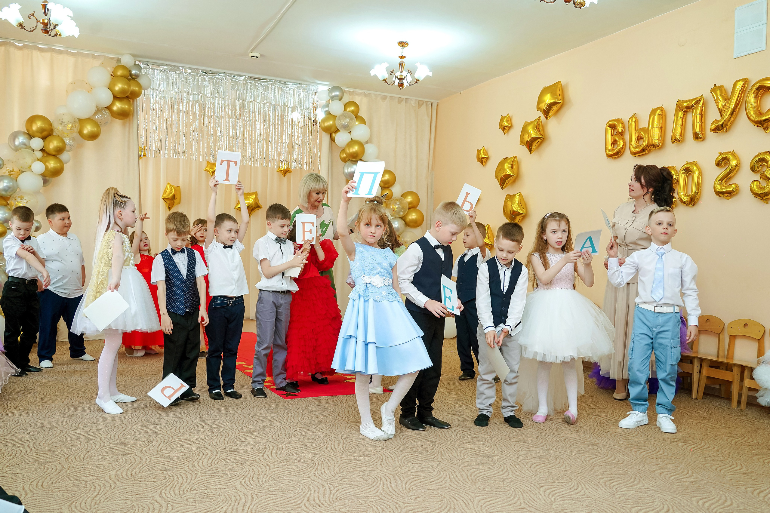 Фотосъемка видеосъёмка фотограф видеооператор новогодних утренников  в. Фотограф, видеооператор Нина Коршунова