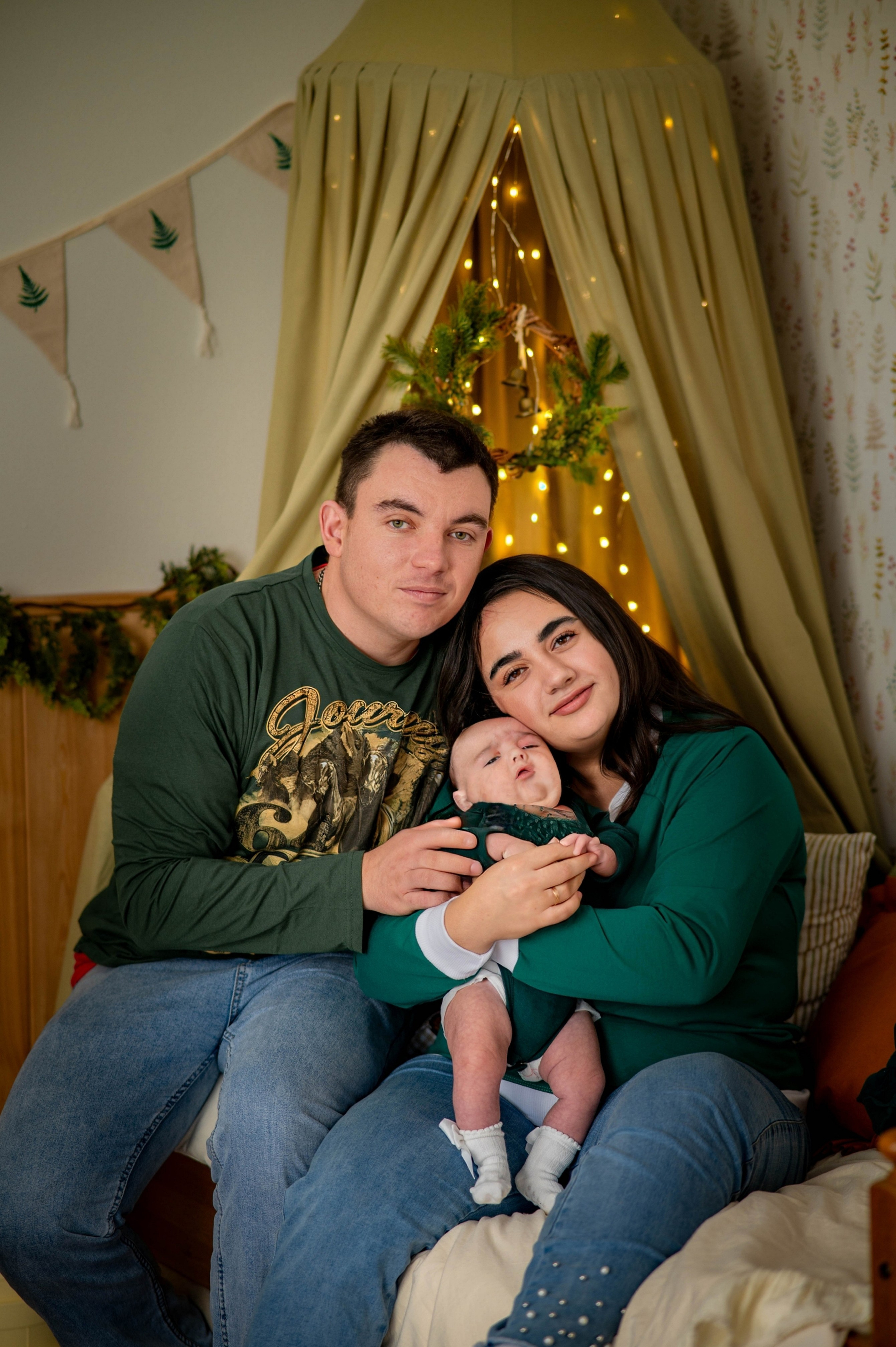 Марина и Дмитрий со своей малышкой. Семейный и свадебный фотограф в Абакане Юлия Су