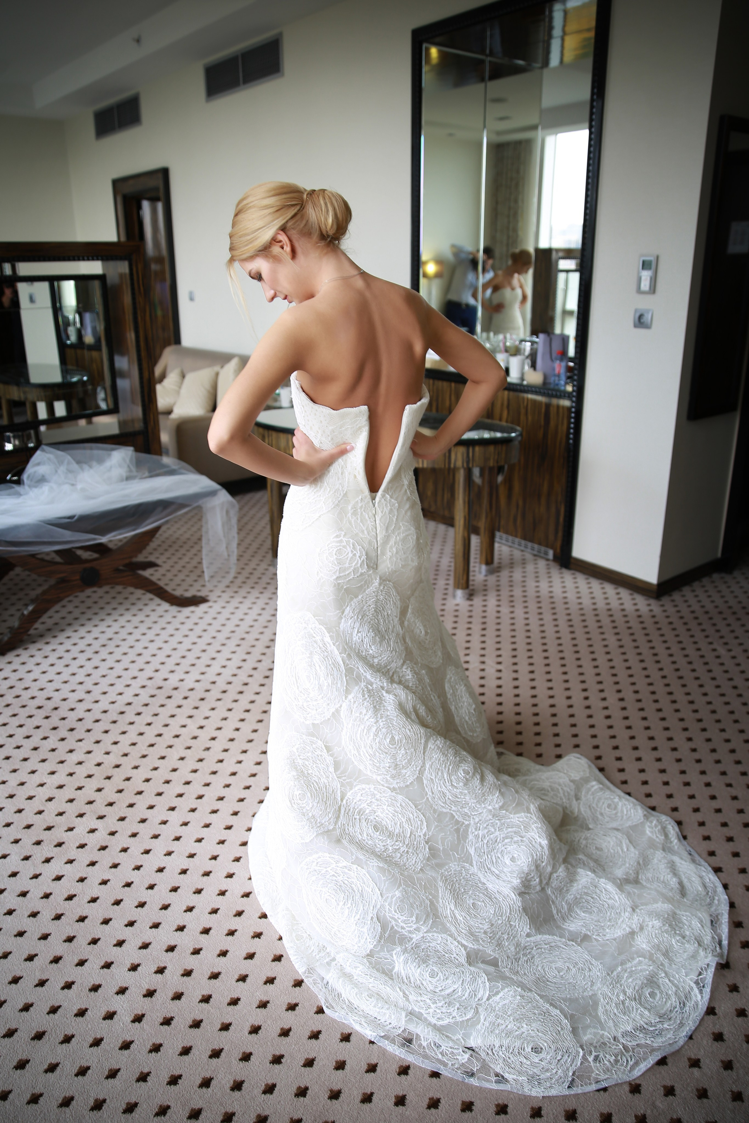 Осенняя свадебная фотосессия Елены и Евгения в сердце Москвы. Фотограф в Москве Владимир Осиченко — портреты, мероприятия, репортажи